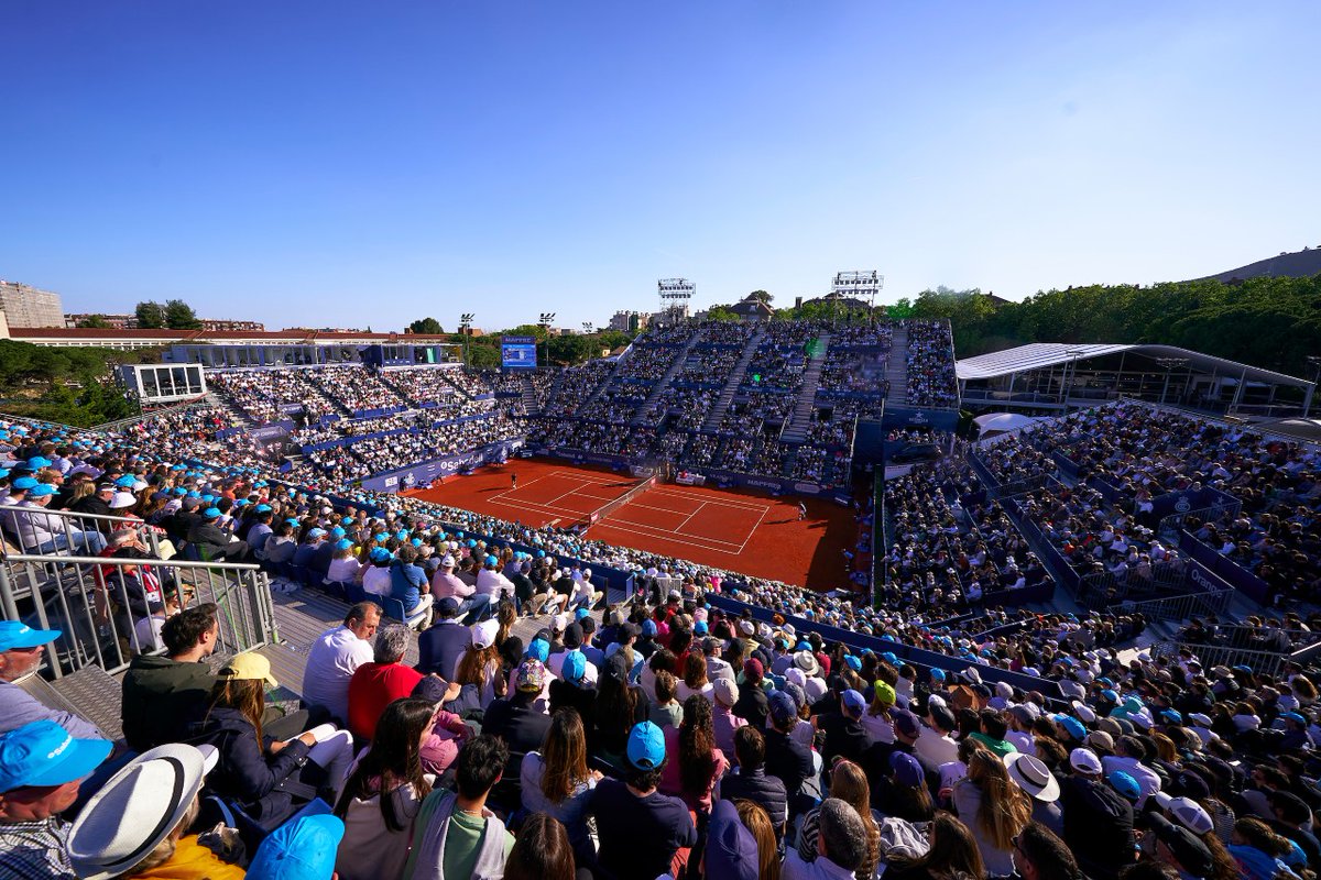 #TuDiràs |💥 Sortegem una entrada doble per al <a href="/bcnopenbs/">Barcelona Open Banc Sabadell</a> 2023!

🎾 Feu RT i responeu etiquetant la persona amb qui aniríeu!

🗓️ Aquest dijous, 22 de desembre, anunciarem qui ha guanyat!