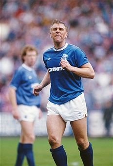 robertmdaws's tweet photo. #GrahamRoberts for @RangersFC 1986 https://t.co/5UYU8fZlWo