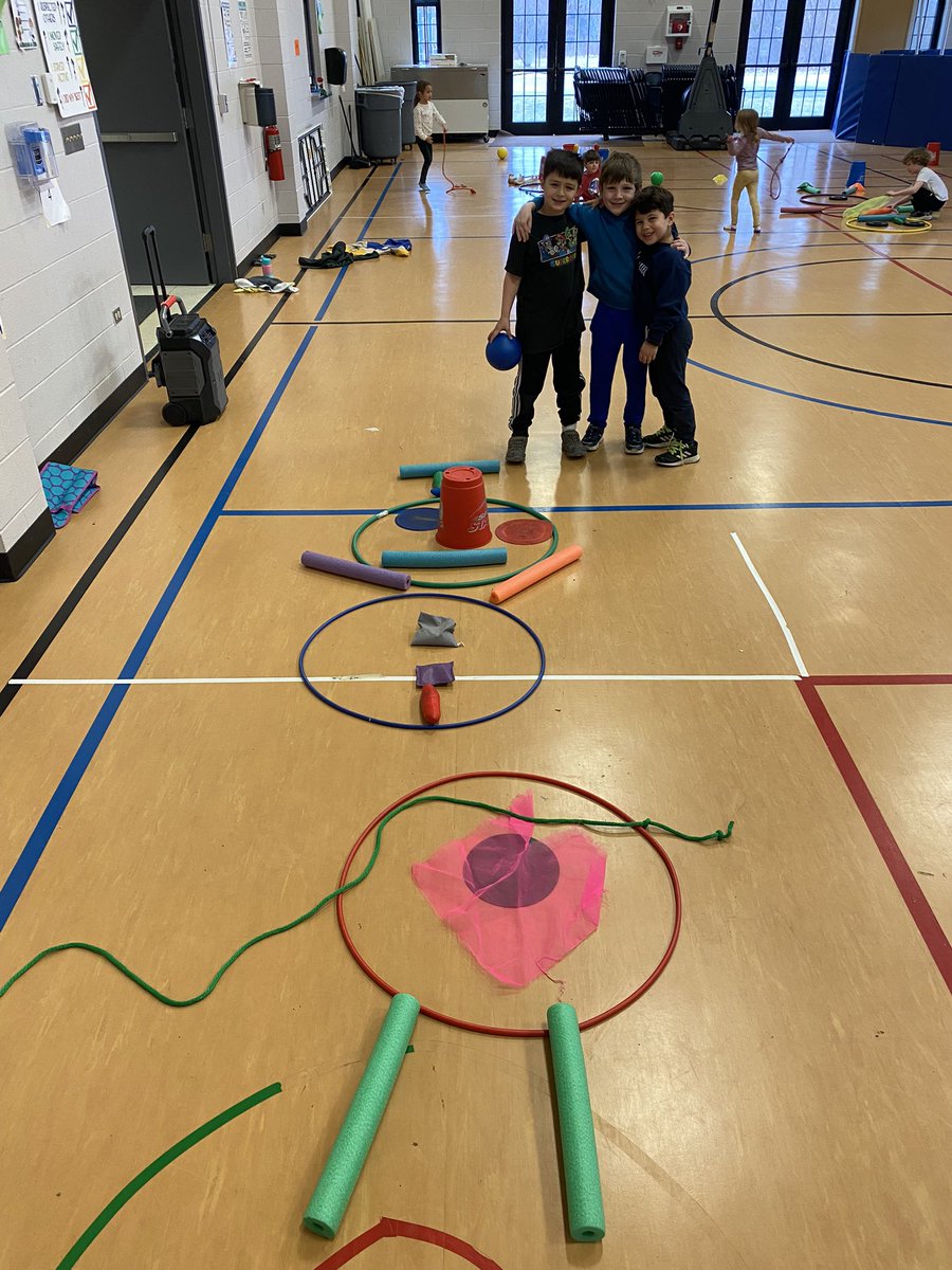 kschlacks112's tweet photo. Who knew you could build a snowman with PE equipment? Kindergartners of course! #raviniarocks #112Leads https://t.co/09UQea1j3a