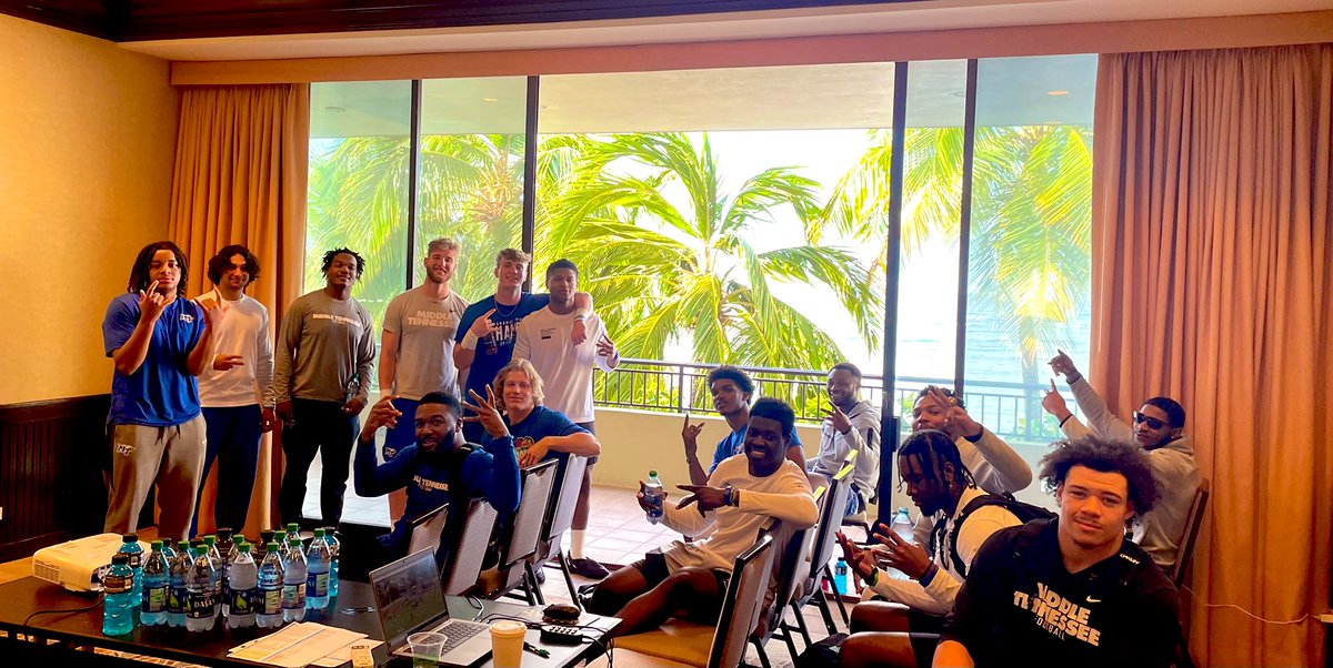 Name another Linebacker room having meetings with an ocean front view? Love these guys! #HuntTogether