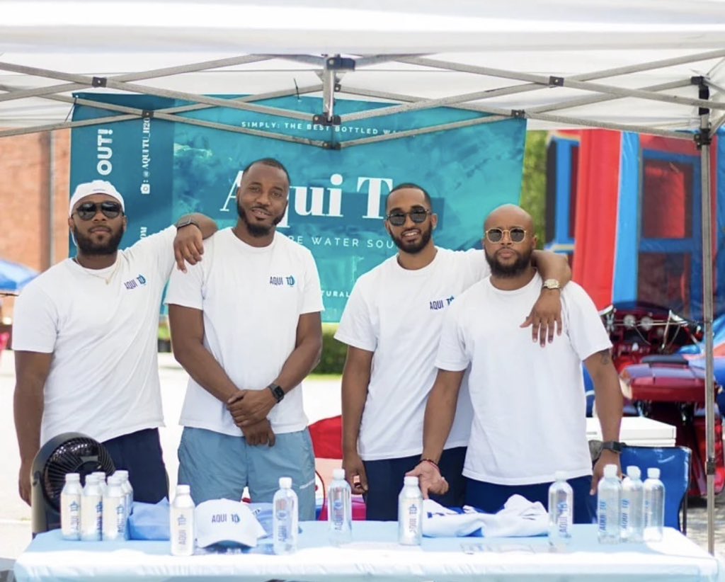 DealersChoice_'s tweet photo. Drink Aqui Tu black owned. Natural Spring Water and Alkaline Water. 

https://t.co/EUAJrcDtTg https://t.co/4tlaBs2Uu5