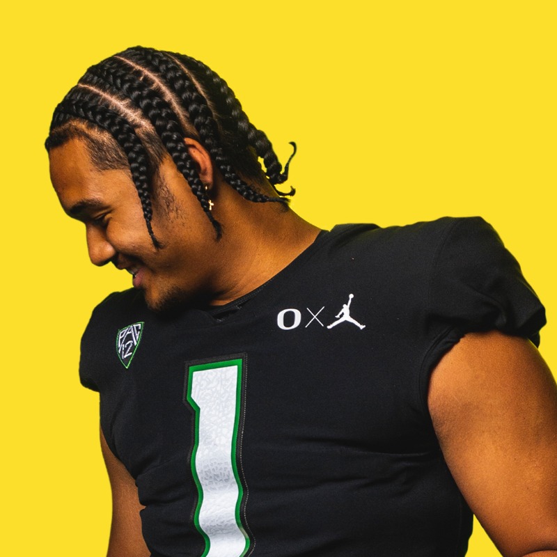 oregonfootball's tweet photo. Game wrecker off the edge.

Matayo Uiagalelei is headed to Eugene!

#GoDucks x #NSD23