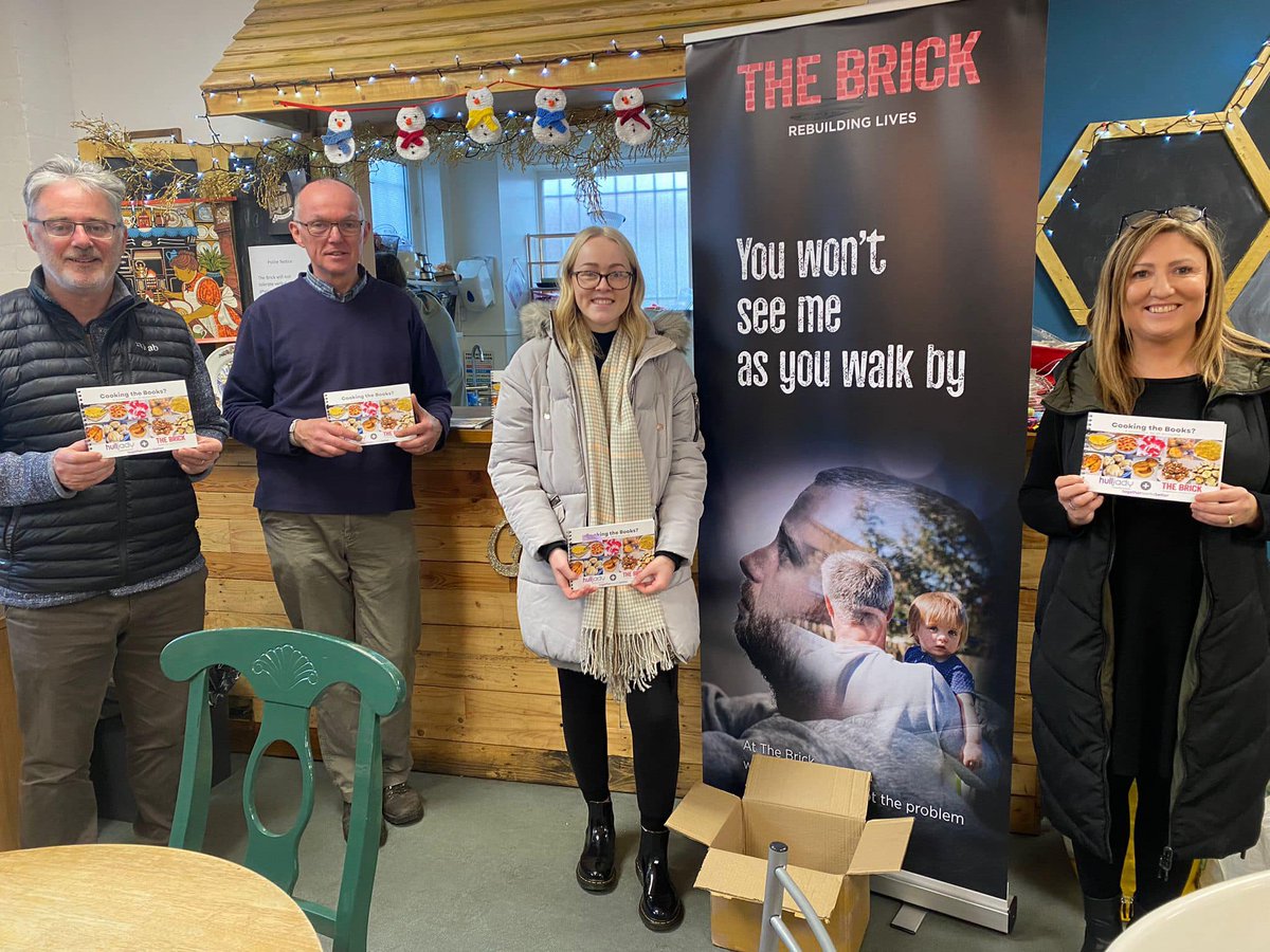 TheBrickWigan's tweet photo. Need a last minute #Christmas gift? @hulljady have produced a amazing little cookbook full of 25 easy nutritious recipes. All proceeds donated to The Brick! Buy books at The Brick Works, 4 Hodson Street #Wigan or👇
https://t.co/aucVU5tlcq https://t.co/8iaXhf0W6a