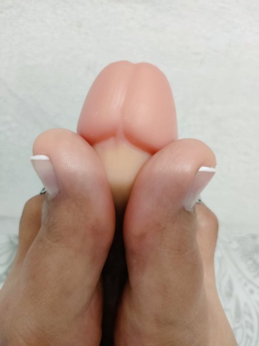 I wanna grab it so hard so you can't scape!  https://t.co/8t95fYHjv0 https://t.co/FvKriM3H7e<a href="/tag/feet"class="tags"><span>#feet</span></a><a href="/tag/toes"class="tags"><span>#toes</span></a><a href="/tag/soles"class="tags"><span>#soles</span></a><a href="/tag/feetworship"class="tags"><span>#feetworship</span></a><a href="/tag/feetmodel"class="tags"><span>#feetmodel</span></a><a href="/tag/solesfeet"class="tags"><span>#solesfeet</span></a>
