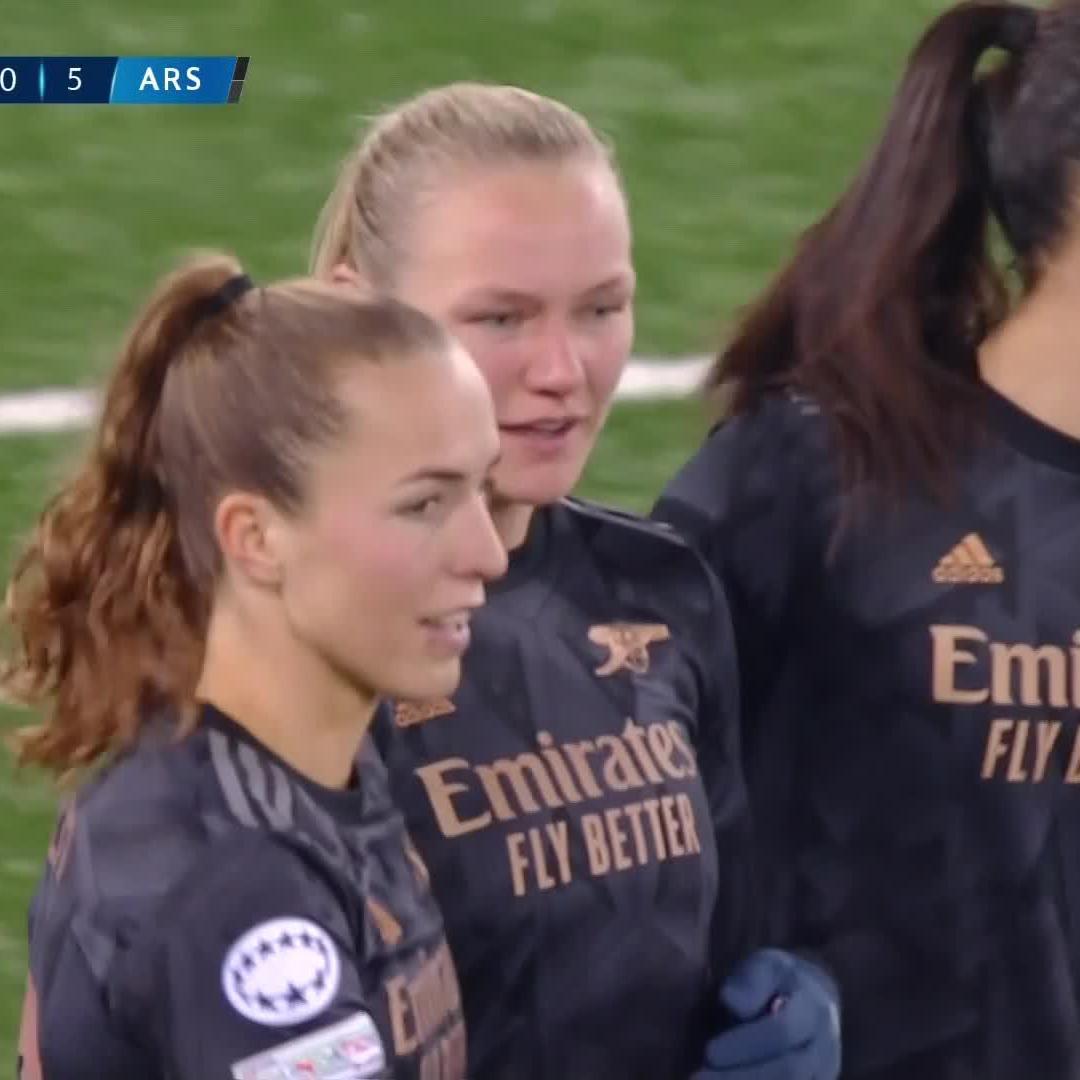A HAT TRICK FOR FRIDA MAANUM AS ARSENAL ADD A FIFTH ⚡️

#UWCL LIVE NOW ⬇️
🇬🇧 🎙  
🇨🇭 🎙