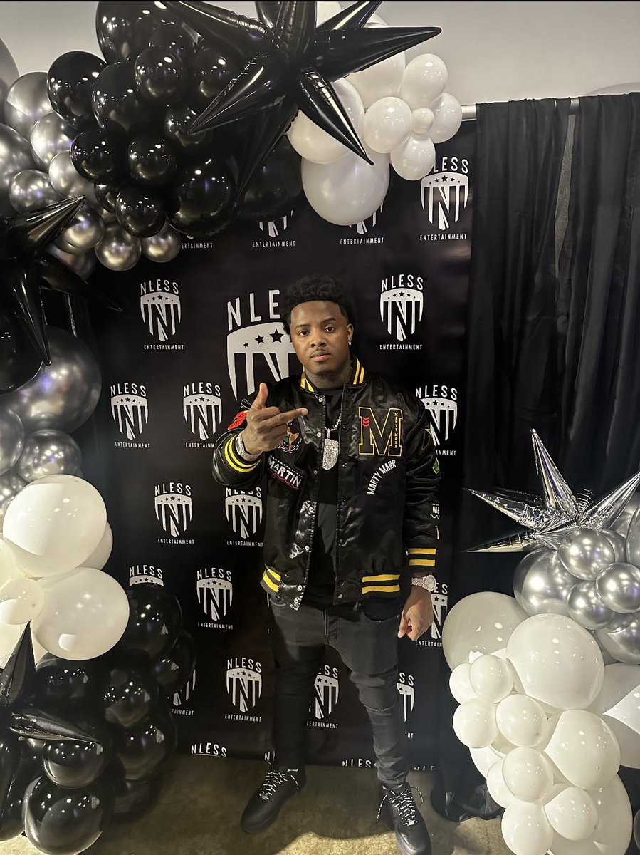 DeeMulaMwuahhhh's tweet photo. Just know I was on hold for a reason God had some else planned for next season 🥂💯💜 #NlessEnt https://t.co/o1kPtyRZKH