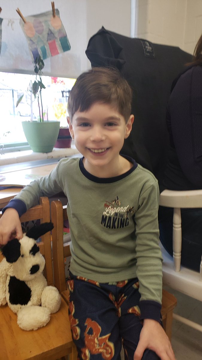 amisen114's tweet photo. Ami du jour! #classleader #Kindergarten2022 Our friend loves crocodiles 🐊 and alligators! https://t.co/wA1k06k4NQ
