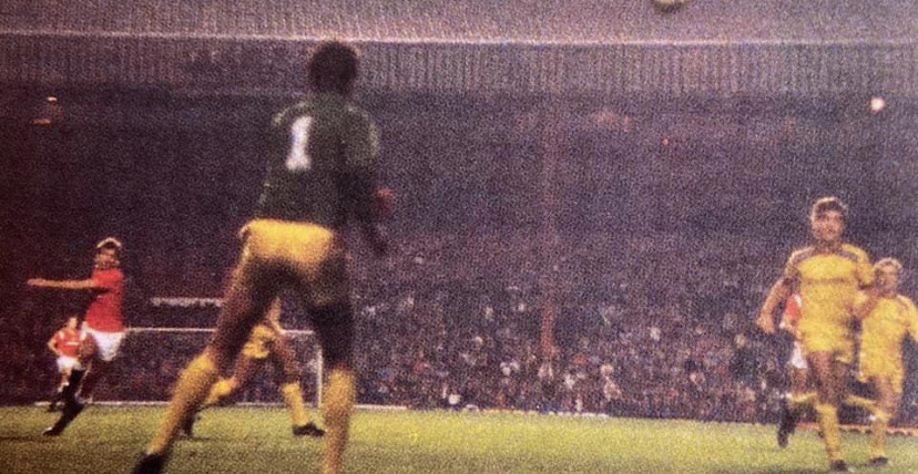 QueSeraSeraMUFC's tweet photo. Manchester United v Burnley 1984/85 Milk Cup. @gary_bailey1 @bryanrobson @NormanWhiteside https://t.co/ULvMwjfFIu
