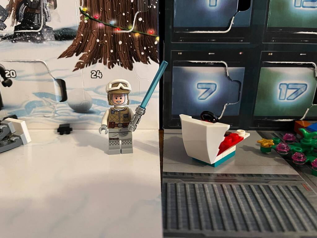 Jake_Studs's tweet photo. #LEGO #advent #spam incoming day 21🎅
#adventday21 #legotok #afol #legotwitch #twitchstreamer #bbcmty #christmas #christmascountdown #legoadventcalendar https://t.co/aiyeFLnINt https://t.co/nyaLN8pdpN