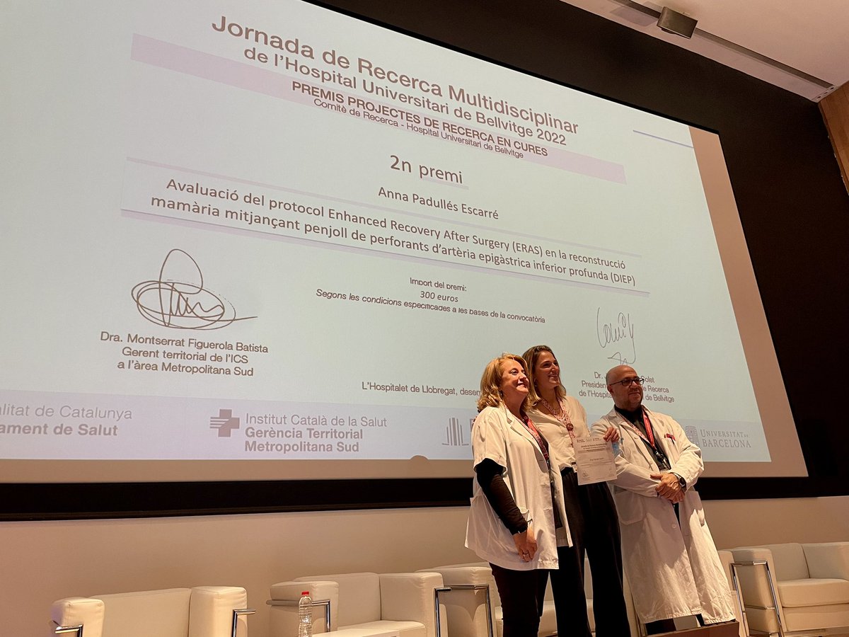 jordi_adamuz's tweet photo. V Premis d’investigació en cures @hbellvitge 
1r Premi Helena Cabo #fisoterapiaintensiva #uci #COVID19 
2n Premi Anna Padullés #nurse #recostruccionmamaria #eras #outcomes 
3r Premi Cristina Subirana #nurse #pleuridesis #reseccionpulmonar 
Moltes felicitats a tots els projectes! https://t.co/3Wx2XV1bEm