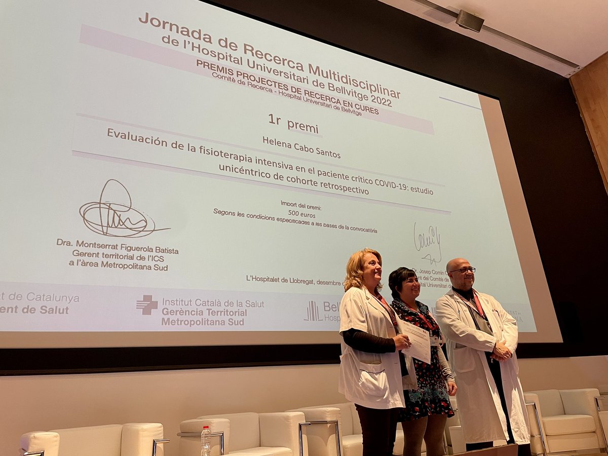 jordi_adamuz's tweet photo. V Premis d’investigació en cures @hbellvitge 
1r Premi Helena Cabo #fisoterapiaintensiva #uci #COVID19 
2n Premi Anna Padullés #nurse #recostruccionmamaria #eras #outcomes 
3r Premi Cristina Subirana #nurse #pleuridesis #reseccionpulmonar 
Moltes felicitats a tots els projectes! https://t.co/3Wx2XV1bEm