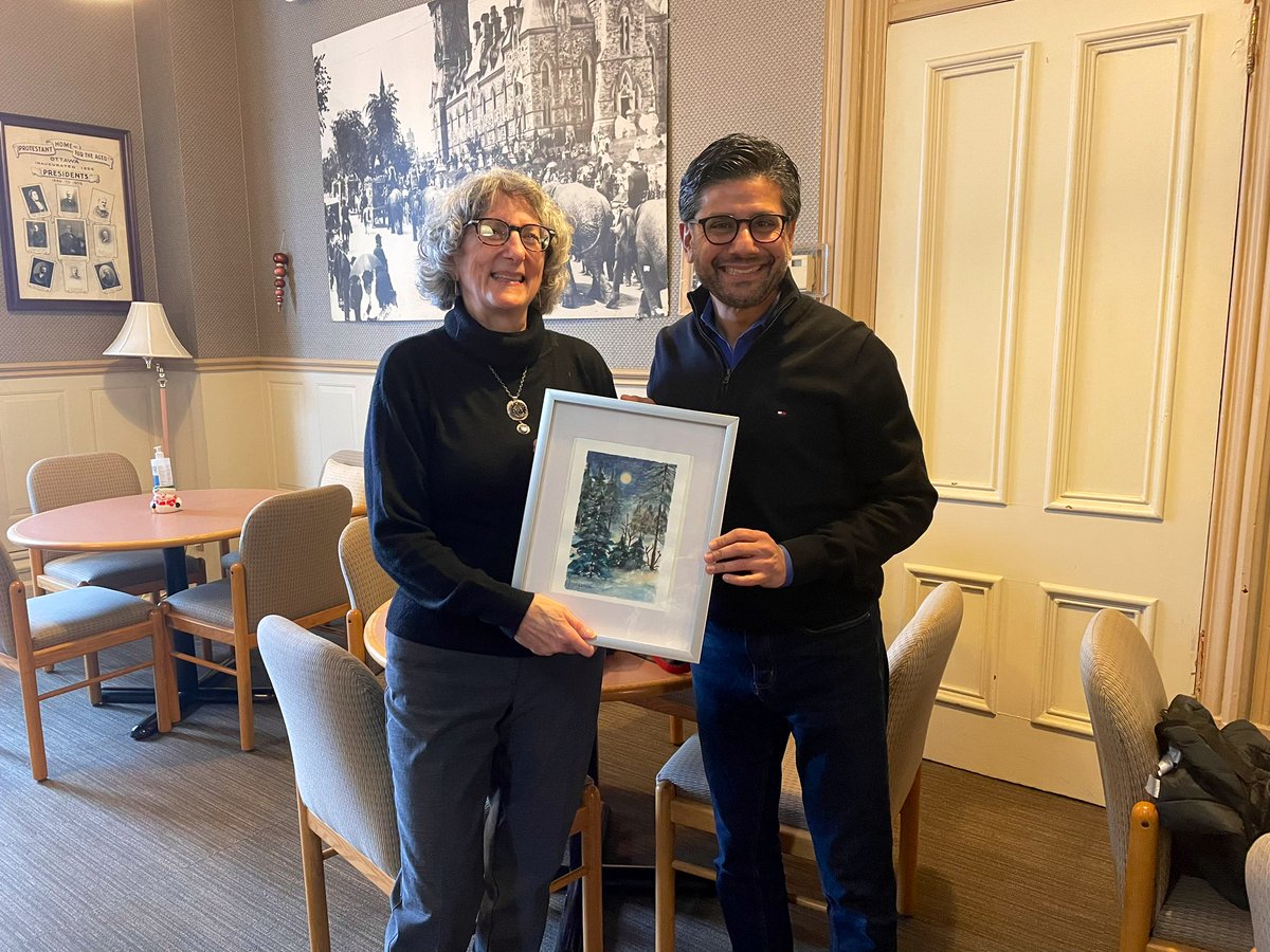 YasirNaqviCDN's tweet photo. This year, it was a goal of mine to send a holiday card to everyone in #OttawaCentre. Following a long-standing tradition, Abbotsford Seniors Centre, was able to help me out! 

Thank you to Sue Pisterman, a member of Abbotsford, and artist of the painting on my card. https://t.co/uvGCBUukQq