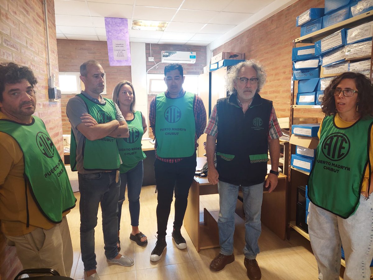 #PuertoMadryn #Politica #Trabajadores #Estado #Reclamo     

Asamblea de <a href="/ATEMadryn/">ATE Puerto Madryn</a>  en el Instituto Provincial de la Vivienda <a href="/ipvyduchubut/">IPVyDU Chubut</a> por falta de categorización de trabajadores y reajuste salarial

noticiaspmy.com/asamblea-de-at…