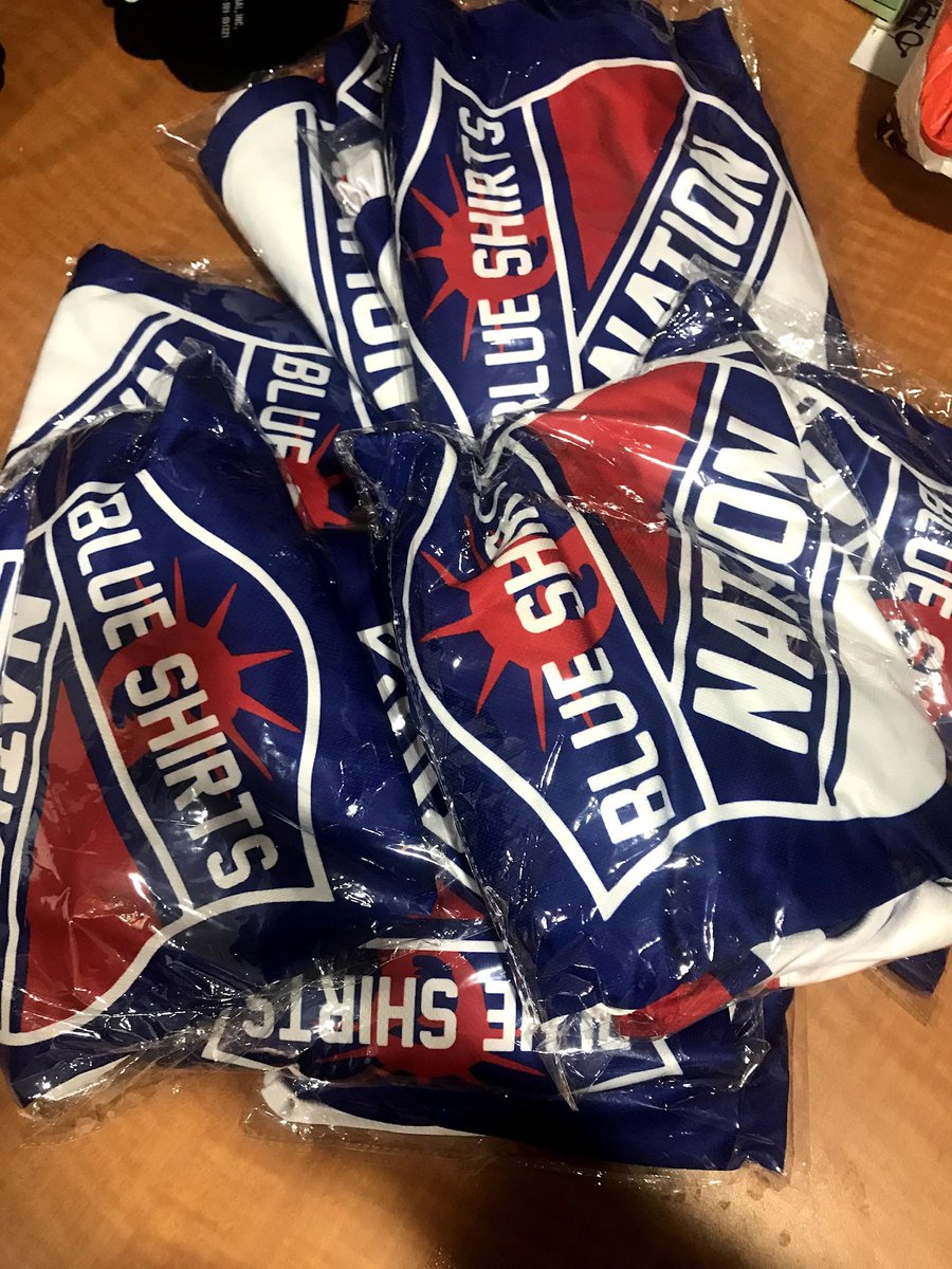 NYRangerFanclub's tweet photo. 🚨GIVEAWAY!🚨

To Enter:

🟦RETWEET
🟥FOLLOW

We will give this Jersey away if Lafrenière 🚨vs Islanders #NYR https://t.co/x9utxGF5pe
