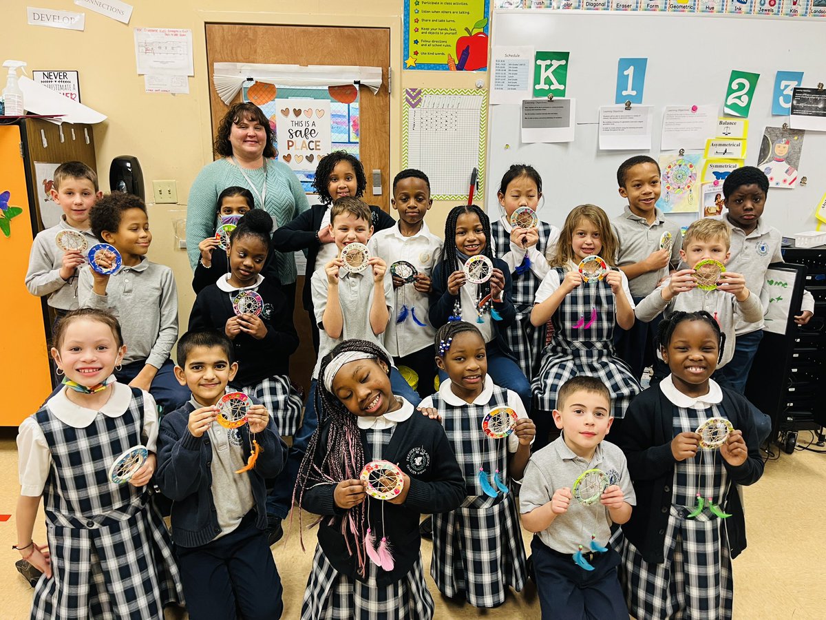 FCCS_School's tweet photo. FCCS’ second graders read the book, “The Legend of the Blue Bonnet.” They made beautiful Native American dream catchers to exemplify what they’d learned. Thank you for this wonderful art project Mrs. Weishaar!
@FCPSMaryland
#fcpsmd #truegoodbeautiful #classicaleducation https://t.co/UxNzd9fANp