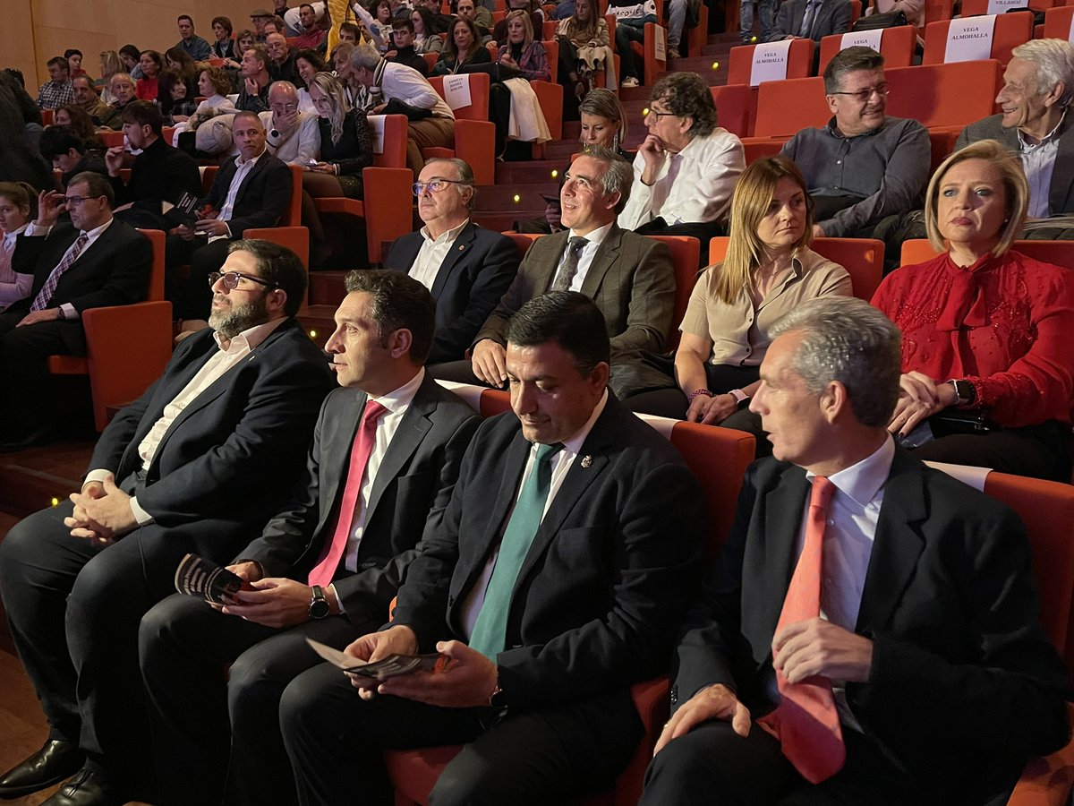 Un auténtico placer poder volver a reunirnos en torno al #deporte abulense, dar visibilidad y poner en valor el esfuerzo y los logros de nuestros deportistas.  

Enhorabuena a la Asociación de la Prensa Deportiva de Ávila por la organización.

#GaladeldeportedeÁvila