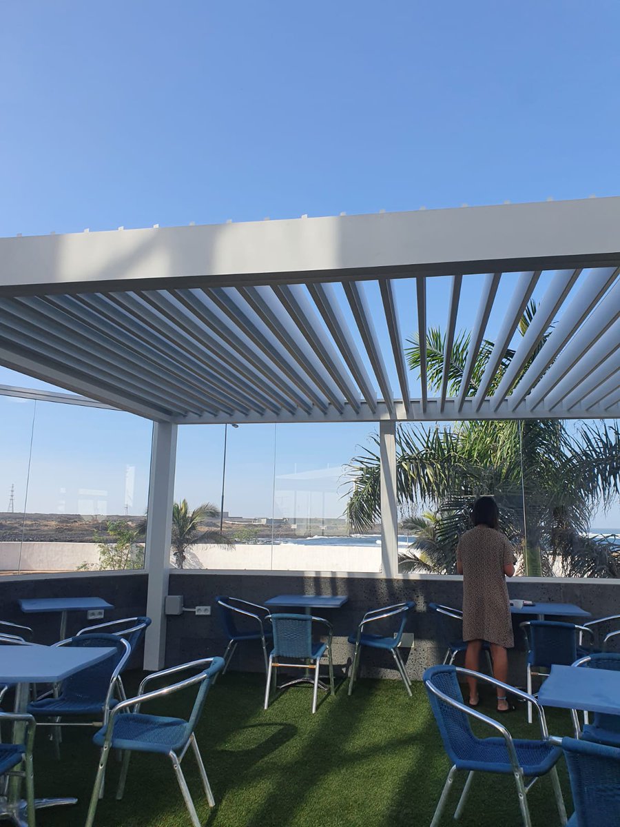 persymarsl's tweet photo. #pergolasbioclimaticas #pergolas #pergolaaluminio #outdoor #solutions #saxunfuerteventura #lanzarote @surfingcolors #PERSYMAR
PARA NUESTRO CLIENTE Surfing Colors Corralejo DESARROLLAMOS UN PROYECTO Y HOY HEMOS ACABADO SU REALIZACIÓN . 
PERGOLA BIOCLIMATICA Saxun .
#perfecta ❤️ https://t.co/CJcuFPPZde
