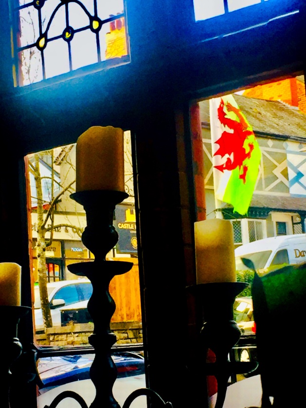 ShesfromWales's tweet photo. Time for a cosy Welsh food/drink establishment π΄σ §σ ’σ ·σ ¬σ ³σ Ώlechyd da π@ThePhotoHour @NorthWalesSocial @NWalesWalks #cymru #northwales #conwy #Christmas #christmas2022 #winetasting #Food #lechydda #positiveenergy #Wednesday #welshflag #cymruambyth https://t.co/ePXWrEgaZ7