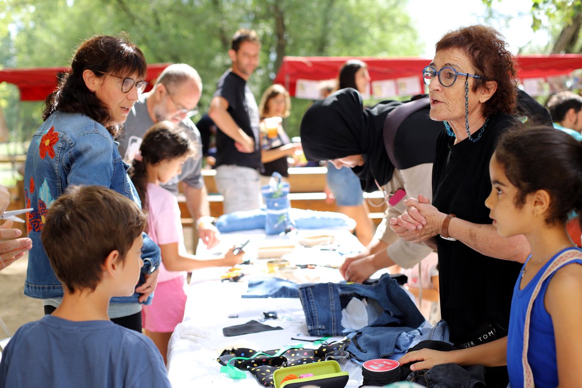 ℹ️El 16 de febrer engeguem el curs 'Economia social i solidària per a l'enfortiment territorial' a la <a href="/uvic_ucc/">UVic-UCC</a> amb professorat que forma part de projectes d'economia social com @lluernallibreria <a href="/resilienceearth/">Resilience.Earth</a> i <a href="/sambucuscoop/">Sambucus Cooperativa</a>

Voleu saber-ne més? 👉ja.cat/cursuvic