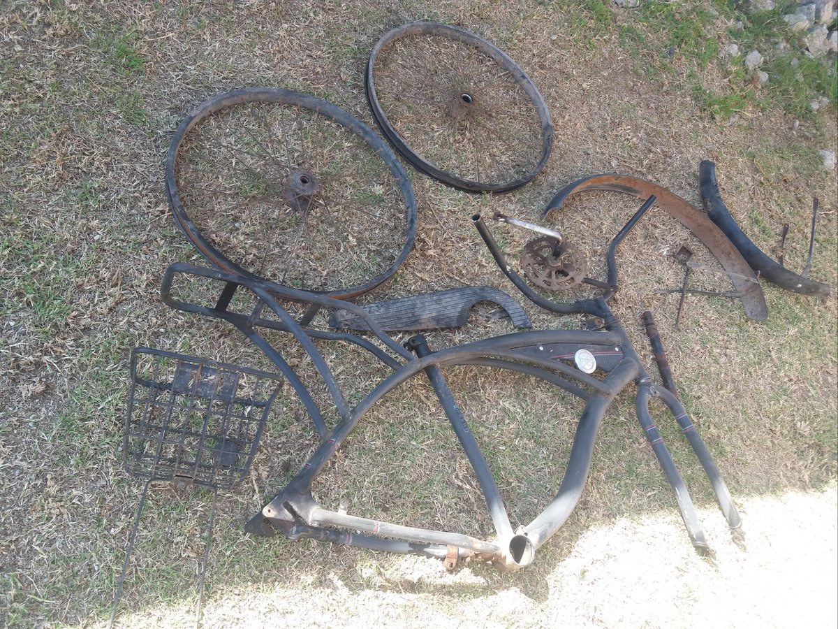 ElDaka22's tweet photo. cuando haces tu #trabajo #meticulosamente no te da #verguenza mostrar lo que haces... asi desarmamos las #bicicletas que #reparamos... estamos a tus #ordenes en #tulancingo... soy #daka #MTBos.. estamos a Tus #ordenes...
la #bici como medio de #transporte... https://t.co/hZG73ZsgKh