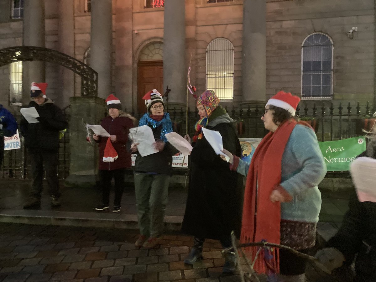 EarthMamasCom's tweet photo. Earth Mamas joined @SaveOurSperrins @CAIM_network @Greencastleblog for their the end of 24 hr fast in Omagh. 
This is what community and people power looks like. 
There will be no toxic mining in the Sperrins! 
💚🌍💚 
#solidarity #peoplepower #notominingyestolife #notoxicmining https://t.co/JI2WVrRSjm