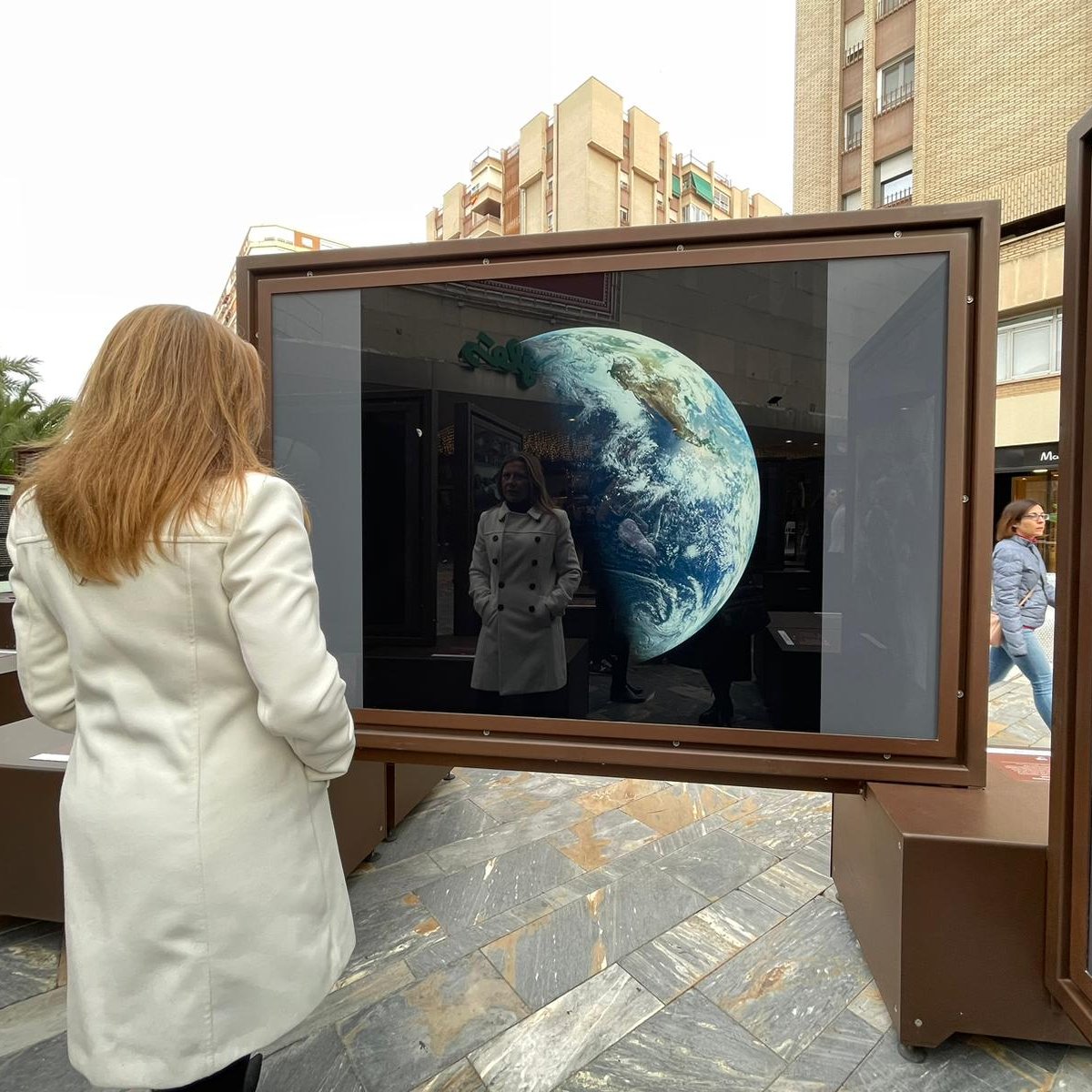 elitemurcia's tweet photo. Un museo a cielo abierto en pleno centro de #Murcia 📍

El @AytoMurcia y @FundlaCaixa, de la mano de #MichaelBenson, convierten la ciudad en un #museo con imágenes sobre el sistema solar.

Más en #ÉliteMurcia: https://t.co/I6B8yCA179 https://t.co/pDf7JHkhgw