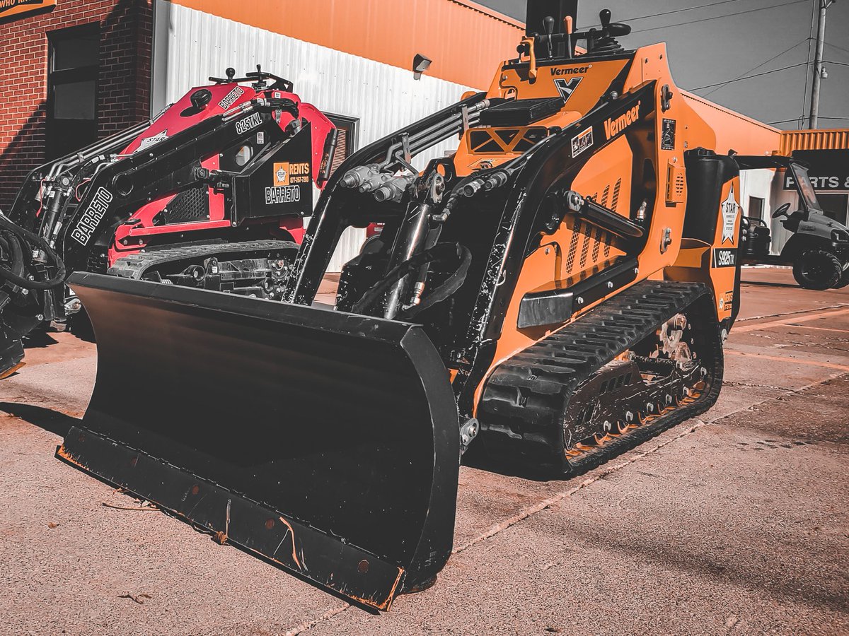Star_Equipment's tweet photo. Equip yourself with the right equipment to keep your jobsite running smoothly this winter. Snow removal &amp; winter equipment for sale or rent. 
Give us a call or visit https://t.co/BVbjH0xB32 today!
#StarEquipment #SnowRemoval #SnowPushes #SnowBlades #SnowBlowers #Buckets https://t.co/vMu88ZqGrh