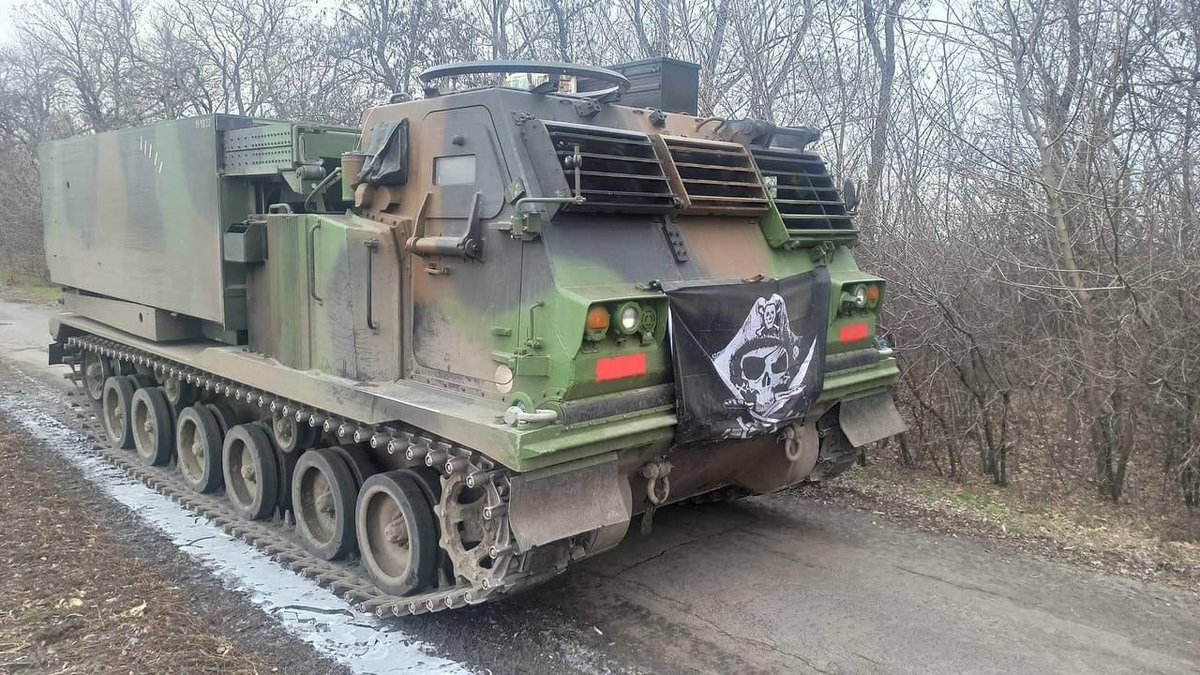 #Ukraine: The first photo of one of two recently delivered French 🇫🇷 LRU multiple rocket launchers in service with the Ukrainian army. 

The LRU is a European modernization of the M270 capable of firing the entire range of compatible rockets except submunition carriers.