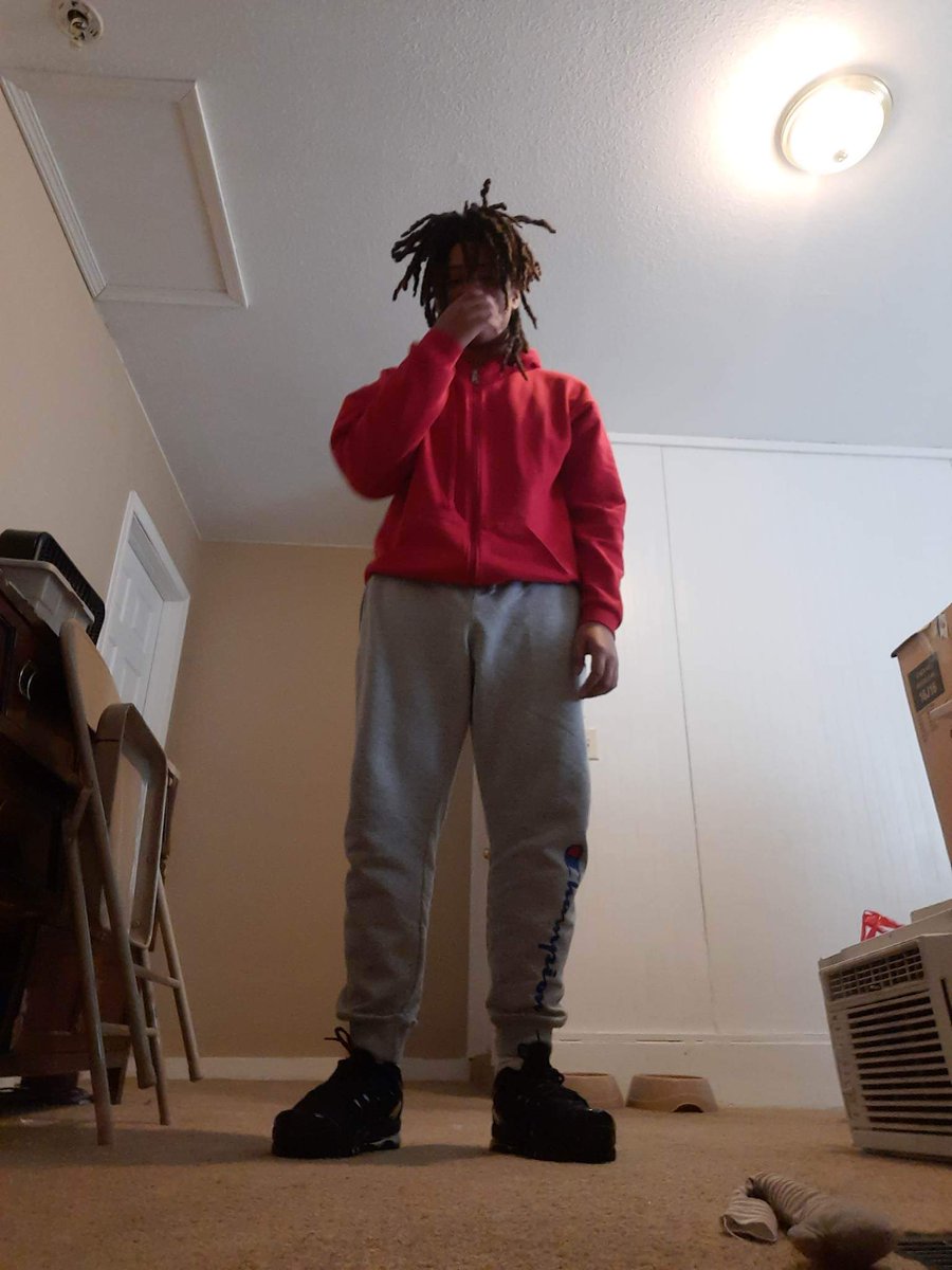 WickyTv's tweet photo. My little bro wanted to thank the homie @RizzyNoKizzyTTV For the Kicks he won in The Sneaker Giveaway !! He Chose the Vapormax Plus !! https://t.co/S8MheK9M1l