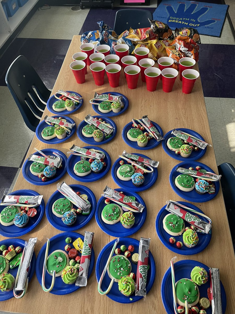 Julsk41's tweet photo. Grinch Day snacks @Englishvillage2 in our class! Love the joy and excitement with the students this time of year! @GCSDsuper https://t.co/XR5bEgxZIQ