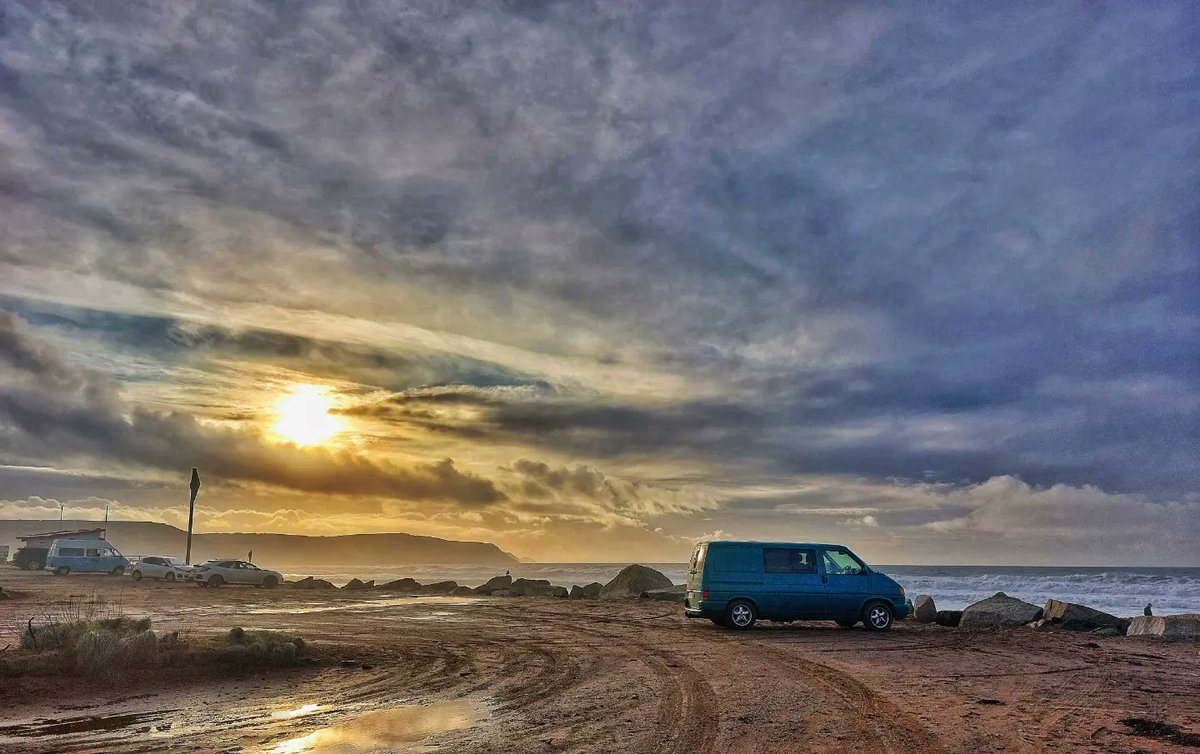seagerworld's tweet photo. Life .....ππβ¨οΈ
#vanlife #t4 #t4vw #mybaby#loveyourt4 #widemouth #sunsets #Cornwall #freesoul #freedomtoroam https://t.co/fgEeWL658b