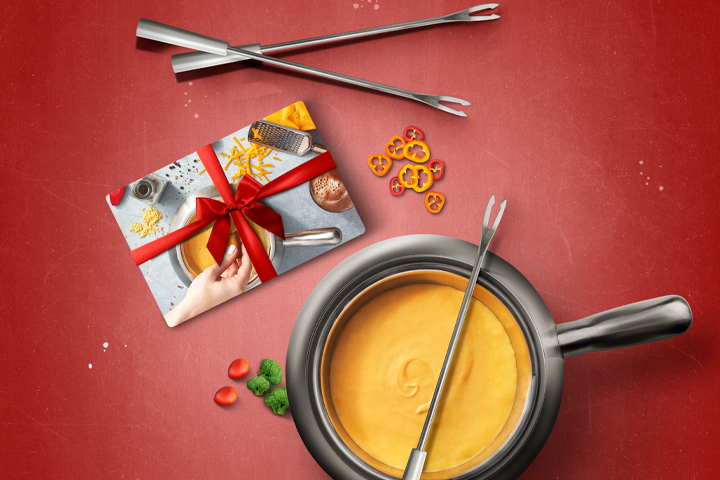 TheMeltingPotMA's tweet photo. A visit to The Melting Pot isn't just a meal, it's an interactive dining experience for all! Give the gift of fun and festive fondue this holiday season. https://t.co/W0ULb77aL3