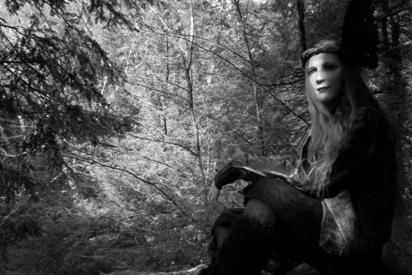 FOREVER AUTUMN - Unveils First Single From Upcoming EP; Featuring Aaron Stainthorpe Of My Dying Bride
terrarelicta.com/index.php/feat…
<a href="/ForeverAutumn/">Forever Autumn</a> #ForeverAutumn #avantgarde #doom #folk #blackmetal <a href="/HollyRoyle/">Holly F. Royle</a> #USA #darkmusic #TerraRelicta