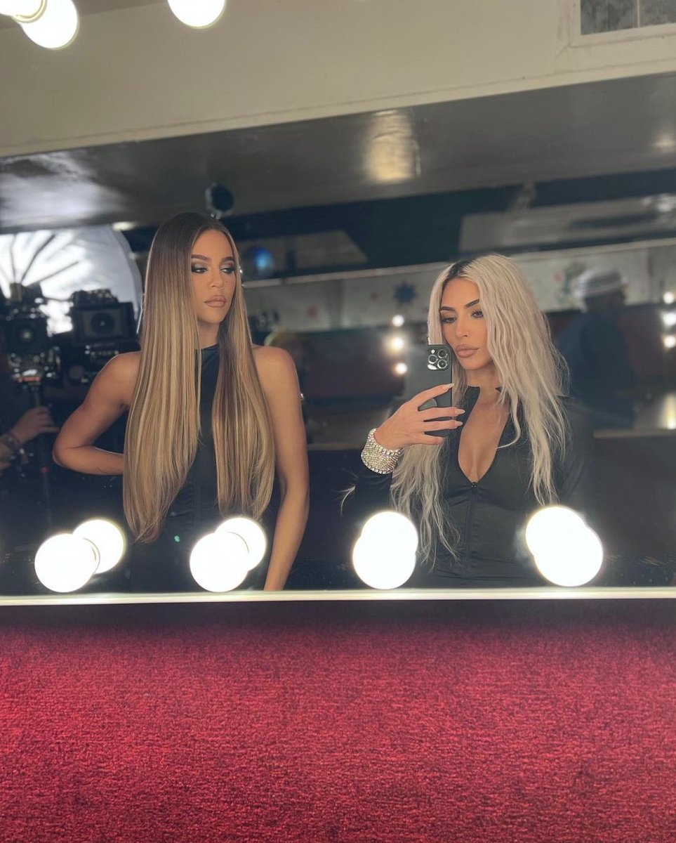 KimKardashian's tweet photo. 💡🎥💥 https://t.co/Igy94zmA5C