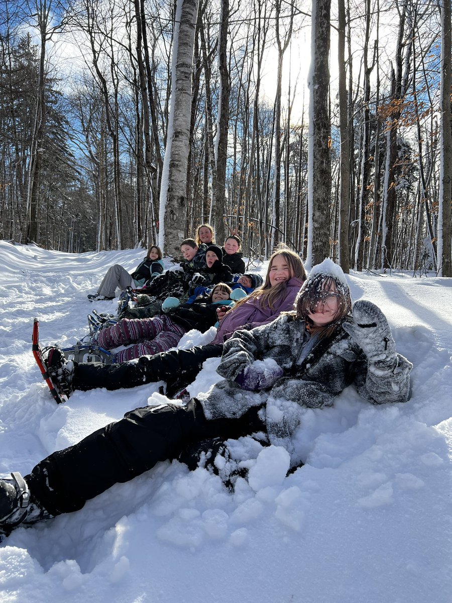 MrsColarusso's tweet photo. Snowshoe crews during 5th grade PE and recess! #WESNHpride https://t.co/VtxH0djYZp