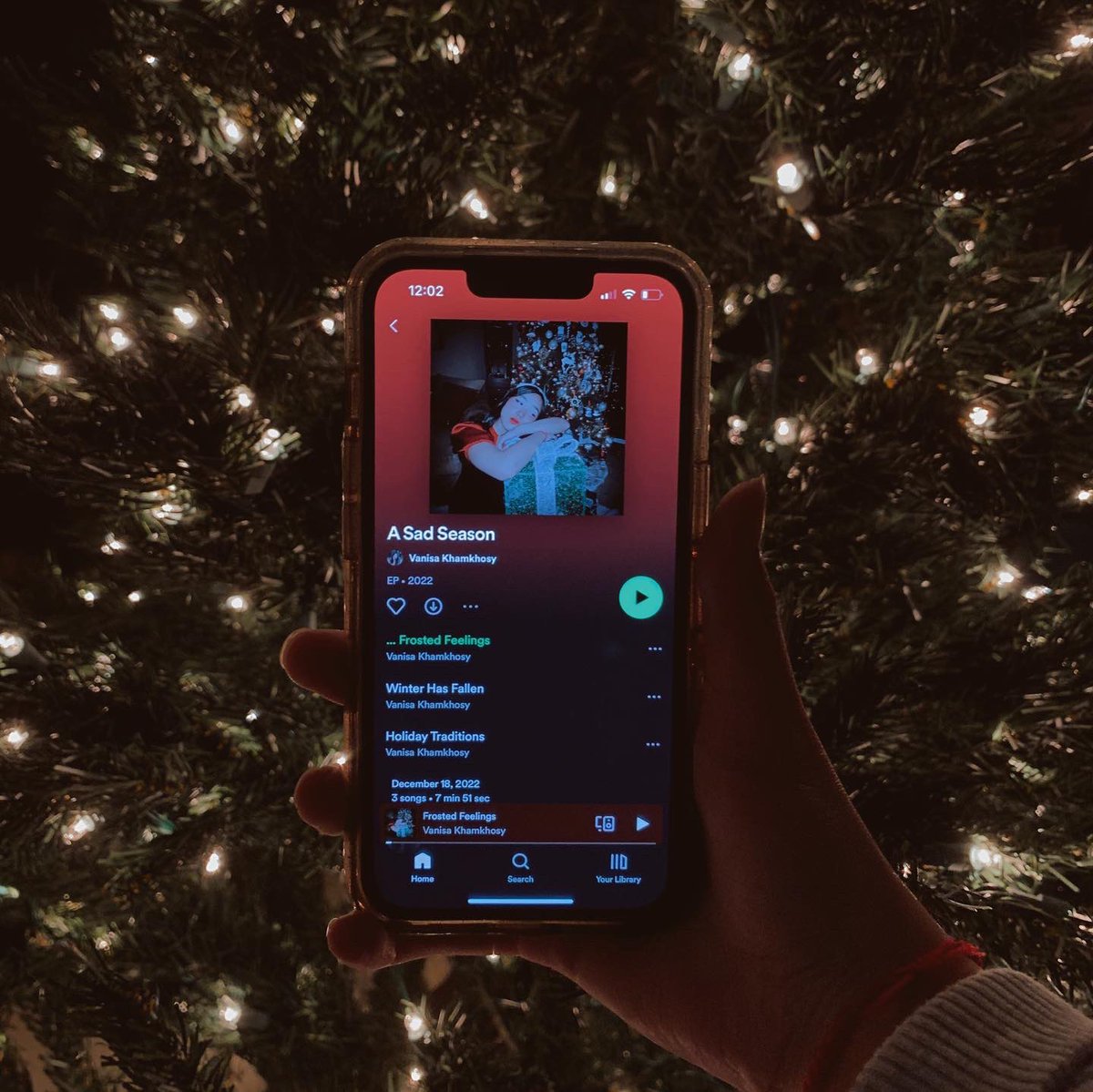 vanisakhamkhosy's tweet photo. soooo … i released a holiday EP?!?! https://t.co/ilSG6xnRwX
