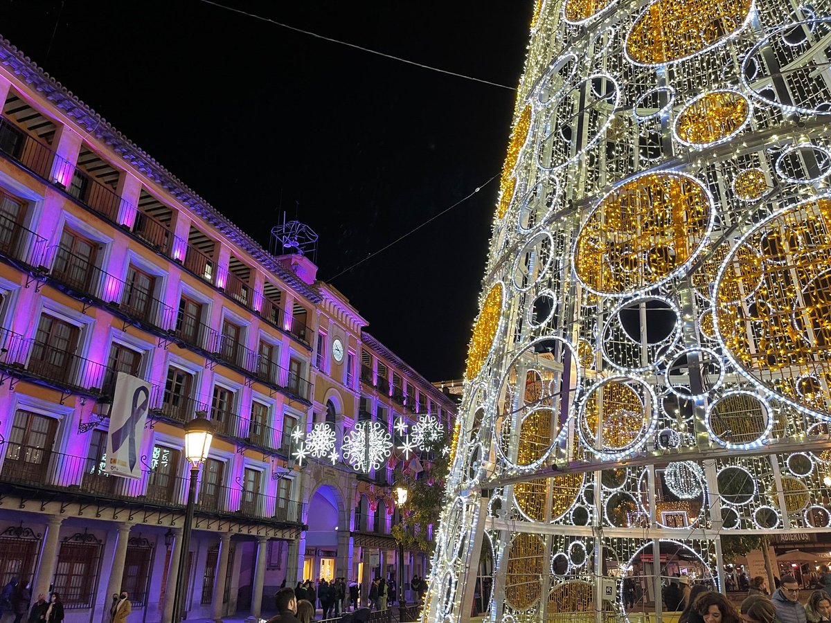 Giatoledo1's tweet photo. Más de doscientas mil personas aproximadamente han visitado nuestro increíble Toledo durante este periodo de Navidad y tú ¿te lo vas a perder?
@ulaboral #soydelauni #Navidadsinfiltros #Toledo https://t.co/CF9BYHyRph