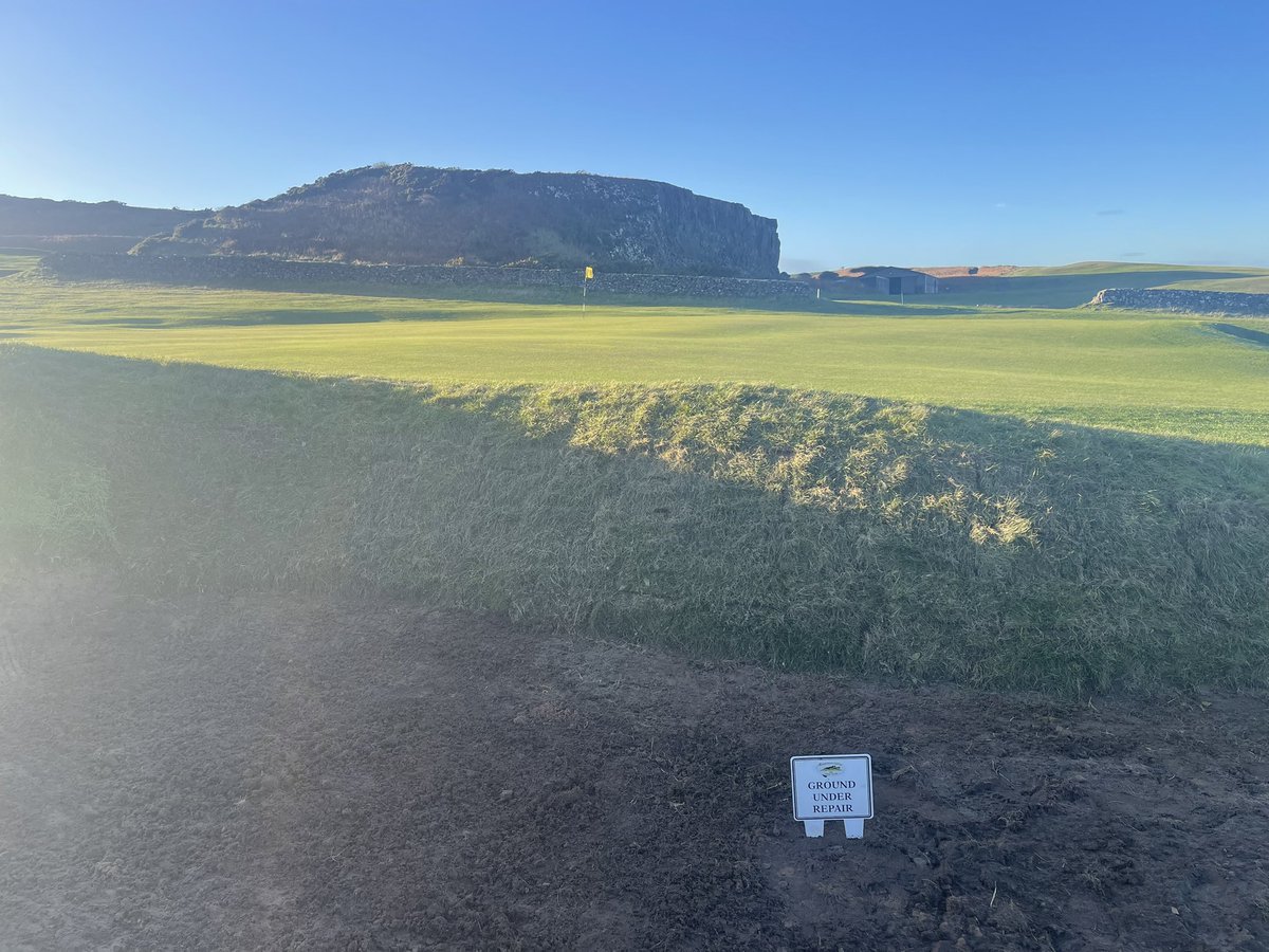 BGreenkeeping's tweet photo. The first of a few bunkers we have completed so far this winter…. The face has been completely rebuilt on this one on the left hand side of the second green. ⛳️🏌️‍♂️☀️❄️ https://t.co/8C5pmOrz48