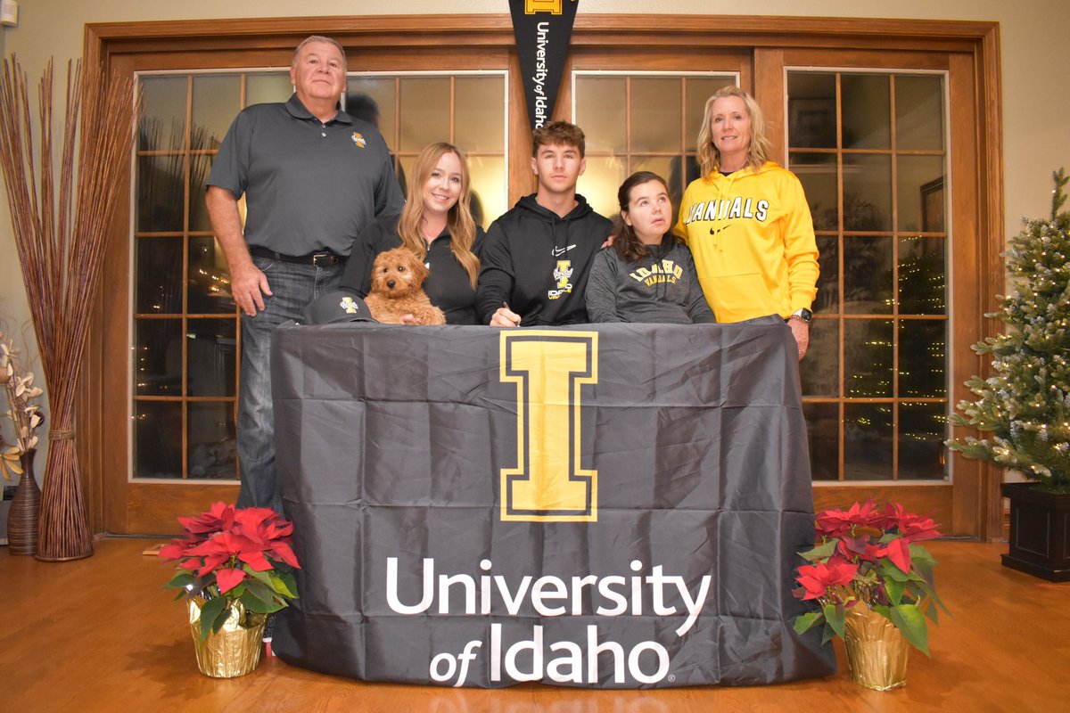 Grateful to sign with the Idaho Vandals today. Let’s Go!     🟡⚫️V’s Up⚫️🟡