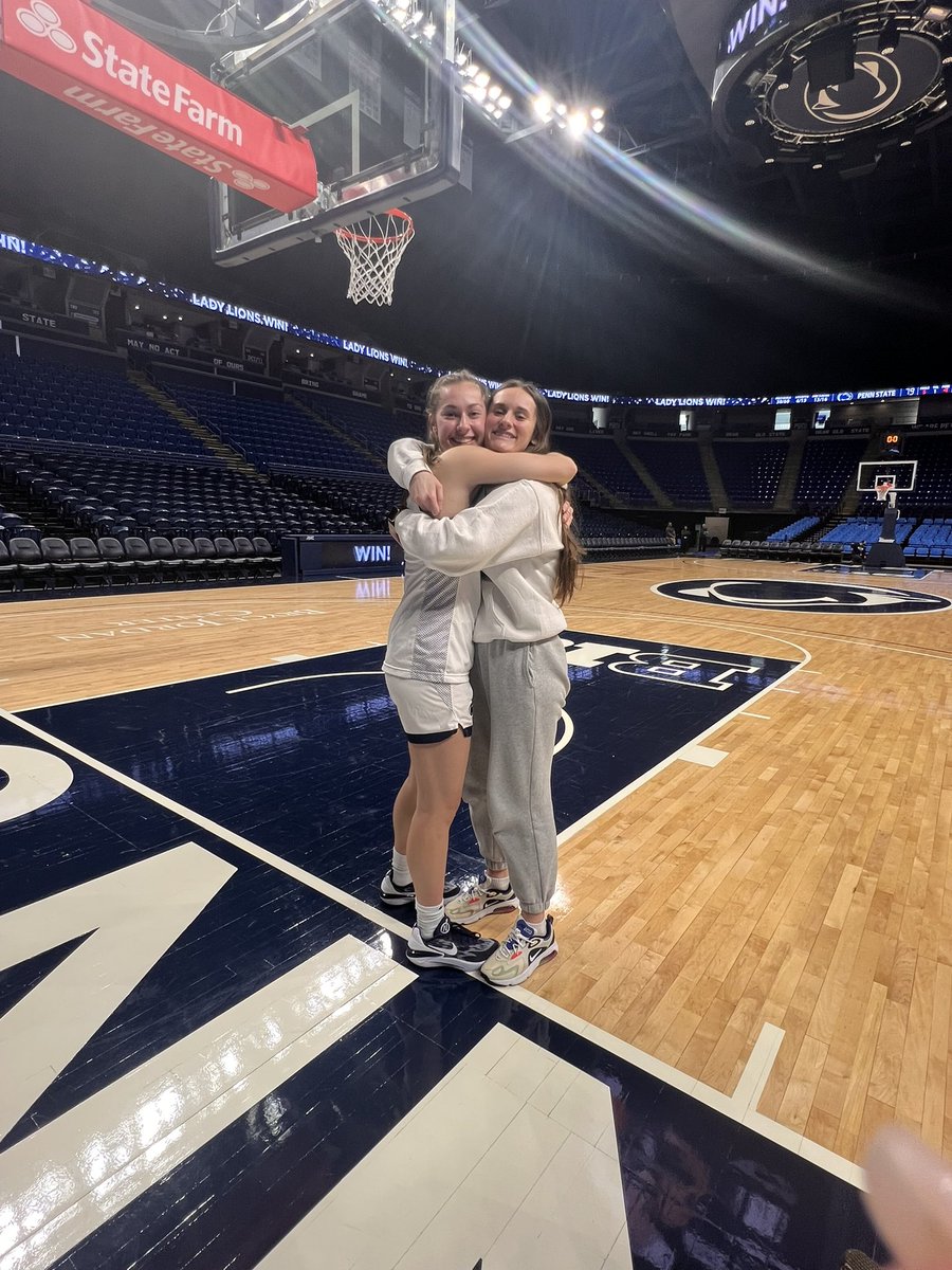 SMH_WBasketball's tweet photo. Alumni Road Trip 
St. Mary’s ➡️ Penn State.
High School Teammates sticking together…LancerFAMILY
💙🤍🦁🤍💙
@sydd_ottomano @shay_ciezki @AvaAchtyl @jillianbernas11 @allyyybeardi @SMHAthletics https://t.co/lkB9ywyHNZ