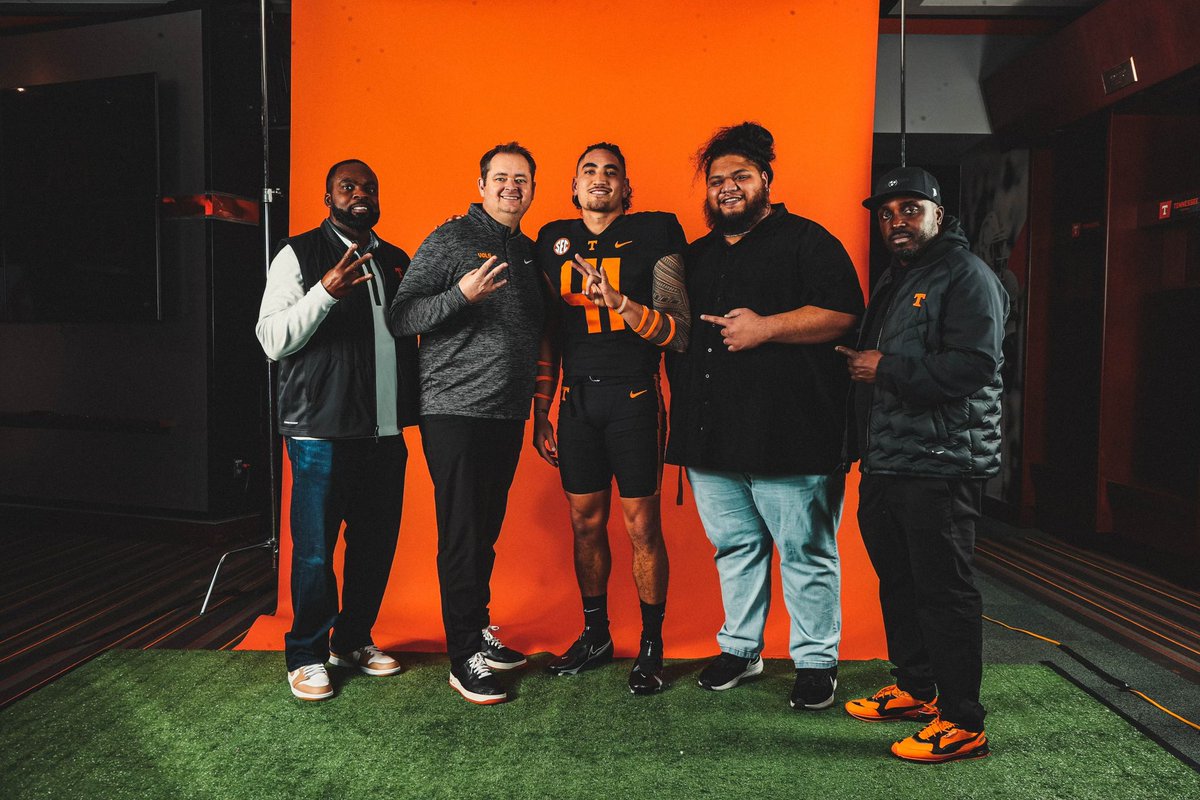 KeenanPili7's tweet photo. HOME 🍊 COMMITTED https://t.co/XVDCHUUhAZ