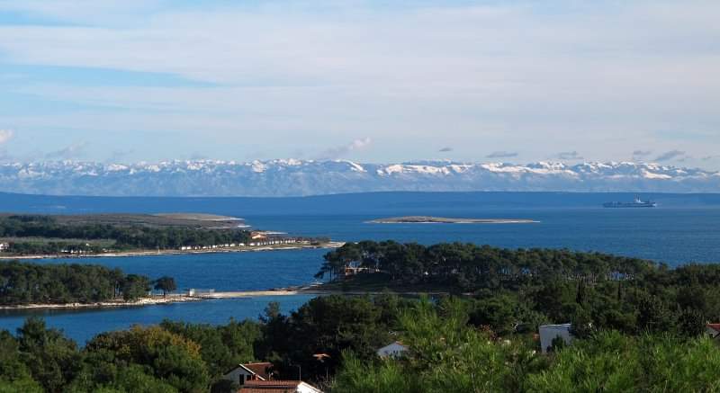 VanKor5's tweet photo. @PeterLBrandt Balcony view, Croatia https://t.co/GjbNrudEAX