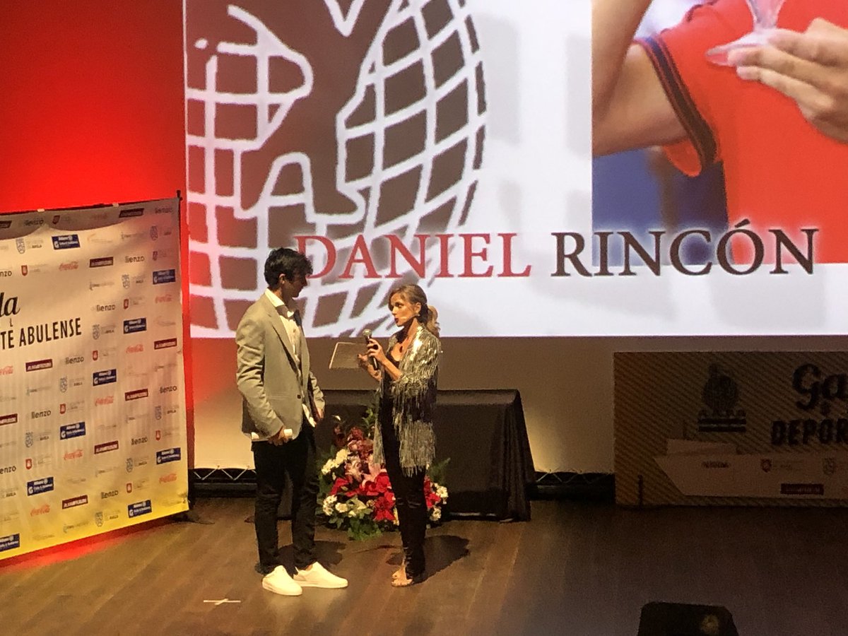 🎾 Dani Rincón ganó el US Open Júnior el pasado 2021, uno de los mayores éxitos del deporte abulense!

Hoy reconocemos su trabajo en su ciudad, #Avila 

#GaladeldeportedeAvila 

<a href="/DelegTenisAvila/">Deleg. Tenis Ávila</a> <a href="/RFETenis/">Tenis España</a> <a href="/RafaelNadal/">Rafa Nadal</a> <a href="/rnadalacademy/">Rafa Nadal Academy</a>