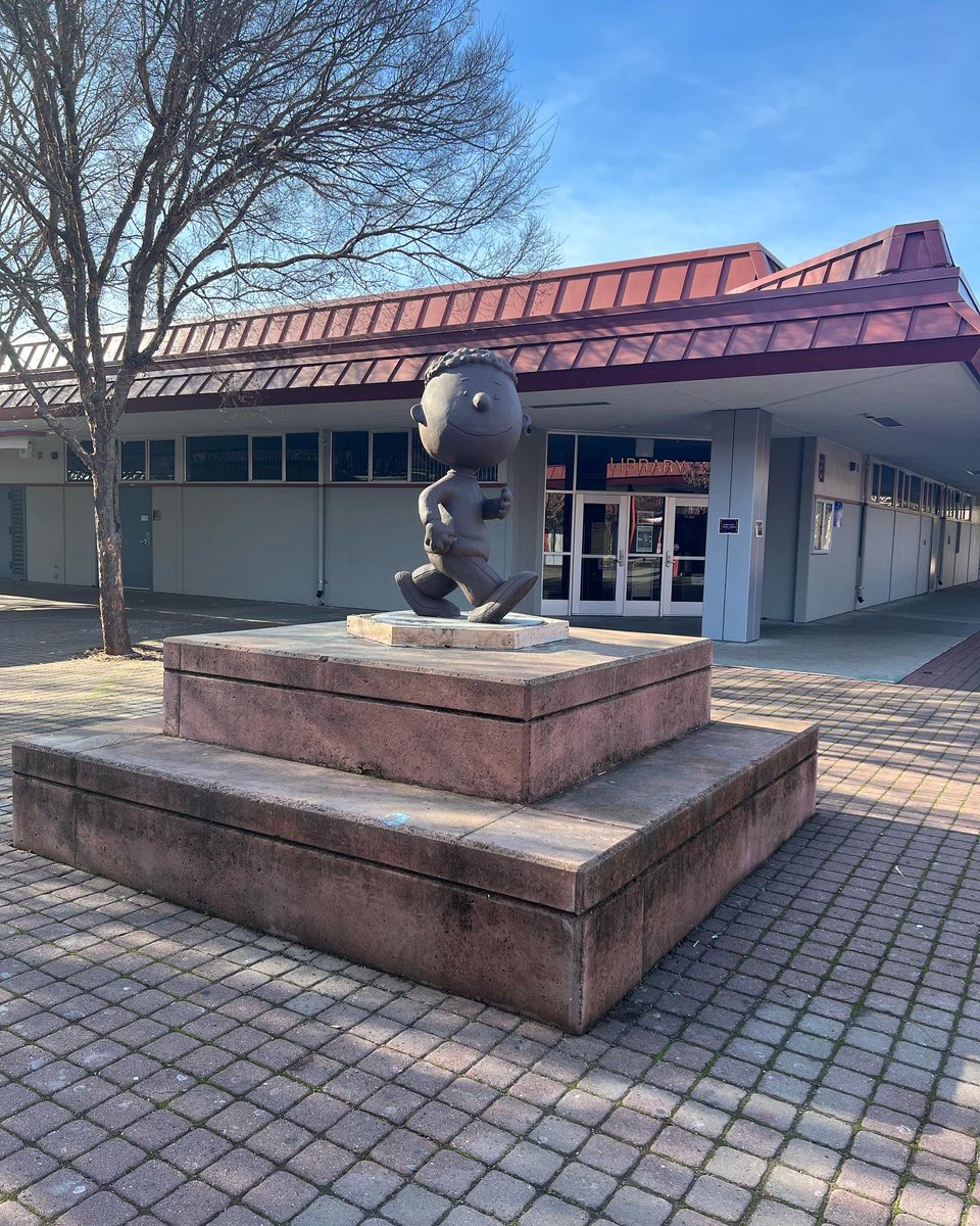 abcatphs's tweet photo. Meet the newest student at PHS Franklin was brought to us by the hard work of Ms Jewell and Mr https://t.co/4ONCFCzCe2 well as the support of Principal Desideri.We will take good care of Franklin and are very excited he will forever be a Prospector! @PinerHighSchool @SRCSchools https://t.co/2EkSeFtzwE