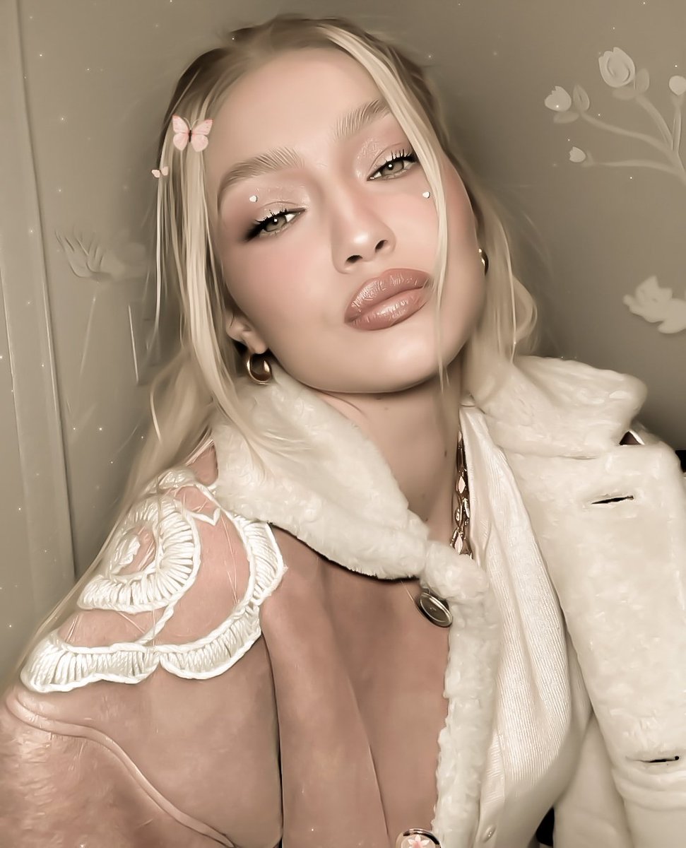 ღ. 𝑤𝑖𝑛𝑡𝑥𝑟𝑠𝑜𝑢𝑙; 🌼

• one night, a few moons ago.
i saw flecks of what could've been lights.
but it might just have been you •

⚘