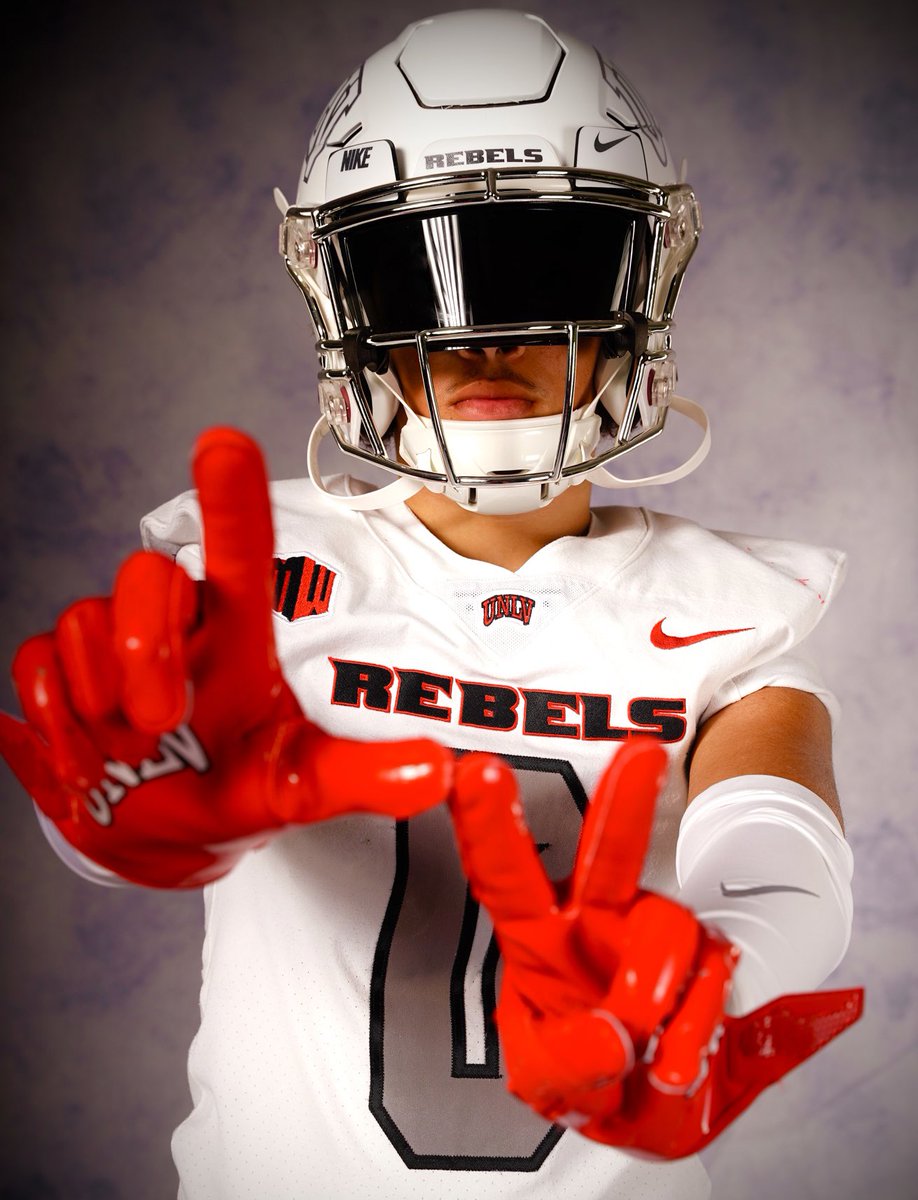 #AGTG I'm honored to have received an offer from <a href="/unlvfootball/">UNLV Football</a> ❤️🤍Thank you <a href="/Damon_Magazu/">Damon Magazu</a> for the opportunity. #BeARebel🎲🎲🎰 

<a href="/Coach_Odom/">Barry Odom</a> <a href="/GregBiggins/">Greg Biggins</a> <a href="/adamgorney/">Adam Gorney</a> <a href="/ChadSimmons_/">ChadSimmons</a> <a href="/DemetricDWarren/">Demetric D. Warren</a> <a href="/Zack_Poff_MP/">Zack Poff</a> <a href="/KUSIPPR/">Prep Pigskin Report</a> <a href="/LockettTejuan/">Tejuan Lockett</a> <a href="/NateRozzelle/">Coach Nate Rozzelle</a> <a href="/CoachTroop3/">elite_Threatz</a> <a href="/jw_jdub/">Coach_JW(Jdub)</a>