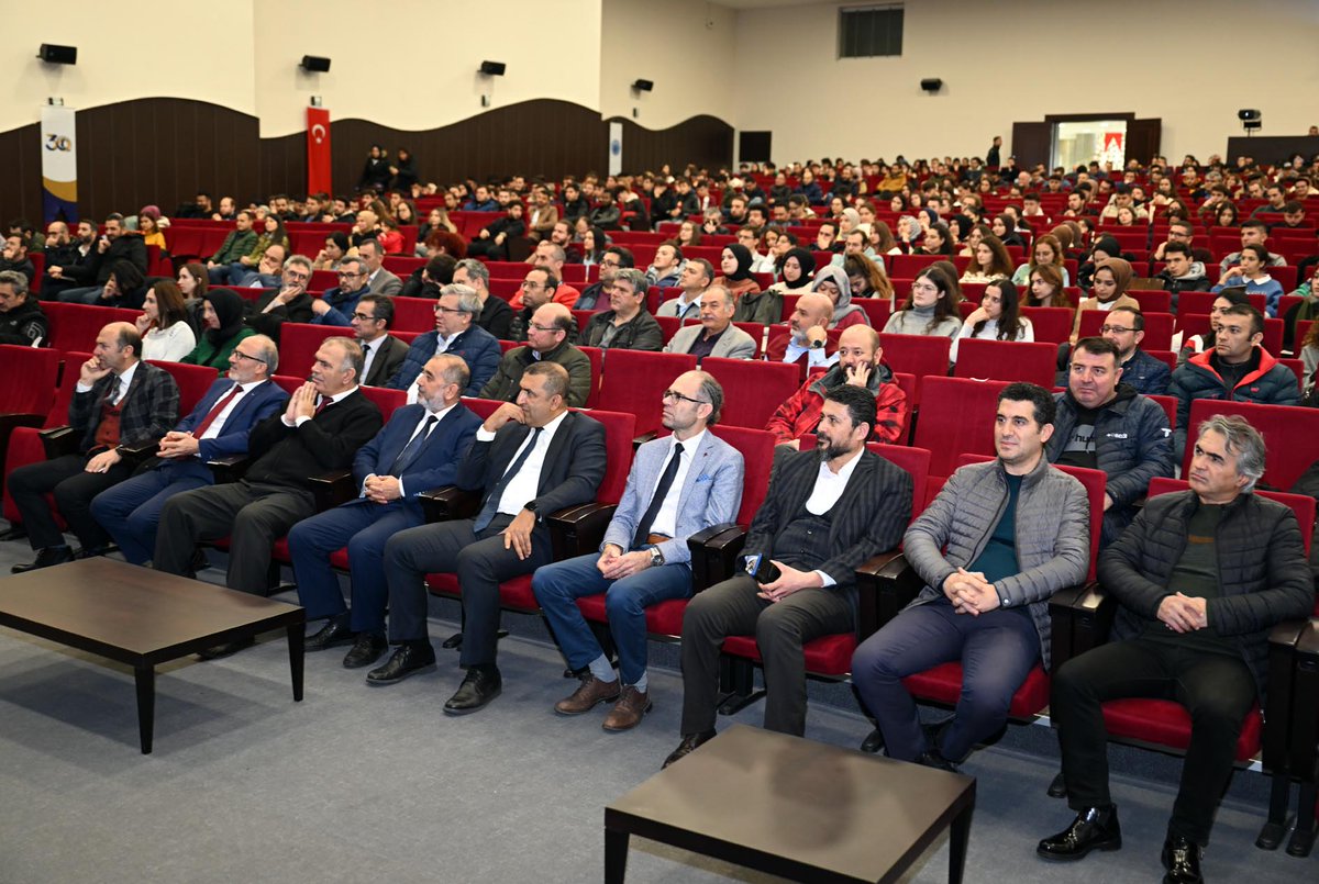 aku_tto's tweet photo. 20 Aralık 2022'de TÜBİTAK TEYDEB Başkan Yardımcısı Hasan Selçuk SELEK ve TÜBİTAK ARDEB Başkan Yardımcısı Doç. Dr. Cengiz ARICI hocalarımıza Üniversitemize teşriflerinden ve etkili sunumlarından dolayı çok teşekkür ederiz. @selek_hasan @cengiz_arici_ @tuygunoglu https://t.co/9aFfsaCgFi