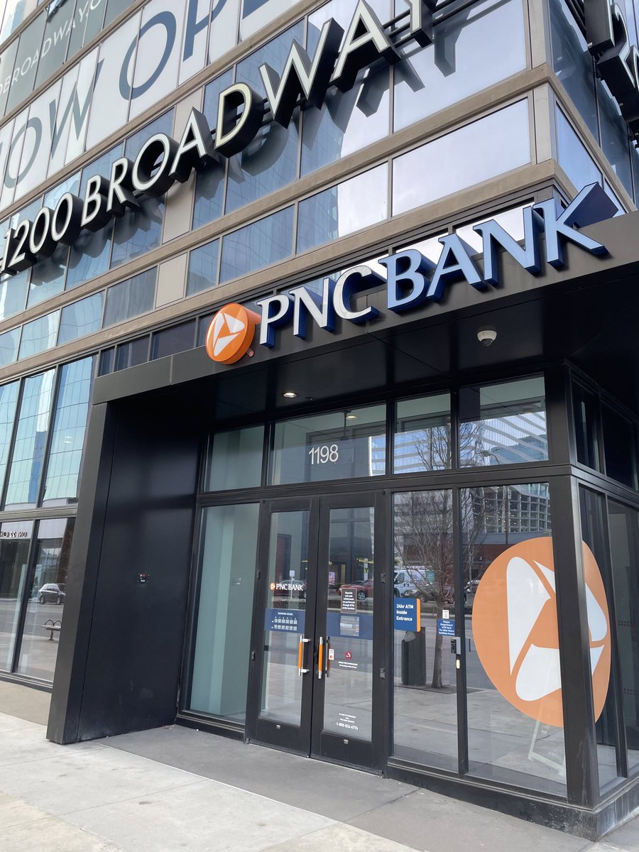 MKrocketLA's tweet photo. @PNCBank @PNCBank_Help how do you have a branch in Nashville near downtown and have no cash and coins?!?! What is the point of a branch then! https://t.co/s47q0TxH3c