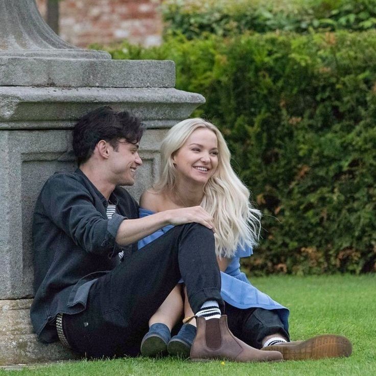 ˚  　.   
 　 ✧·     　 ˚  * 
if you could see that I'm the one who understands you, been here all along, so why can't you see? you belong with me 💖