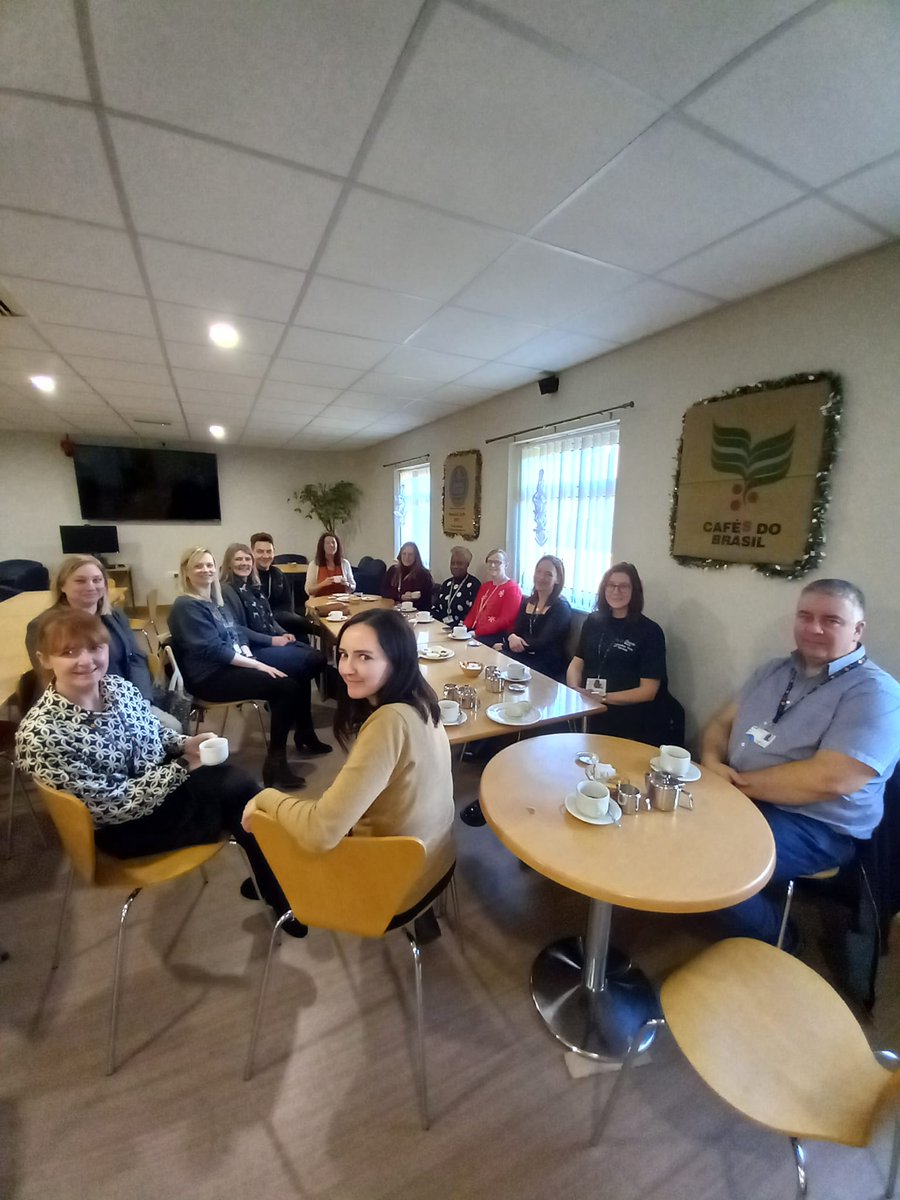 Sesiwn Dros Baned Dolig lwyddiannus! Pa ffordd well i ymarfer eich Cymraeg na gyda mins pei a phaned?! / Great turnout today. Whatever your plans over the festive season, remember to use your Welsh language skills! <a href="/colegcymraeg/">Coleg Cymraeg</a> <a href="/CymraegGwaithAB/">Cymraeg Gwaith AB</a> <a href="/Sgiliaith/">Canolfan Sgiliaith</a> @LlandrilloMenai